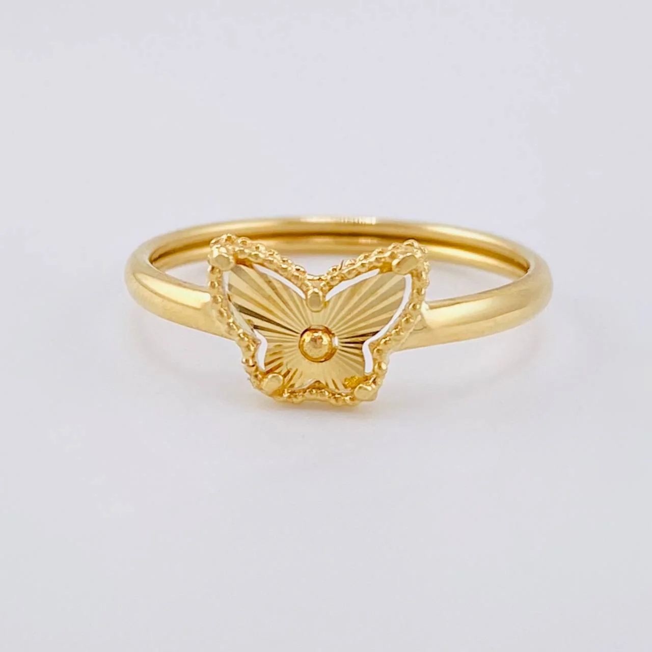 Anillo Mariposa Diamantada 1.1 g / TT8 Oro Amarillo 18K