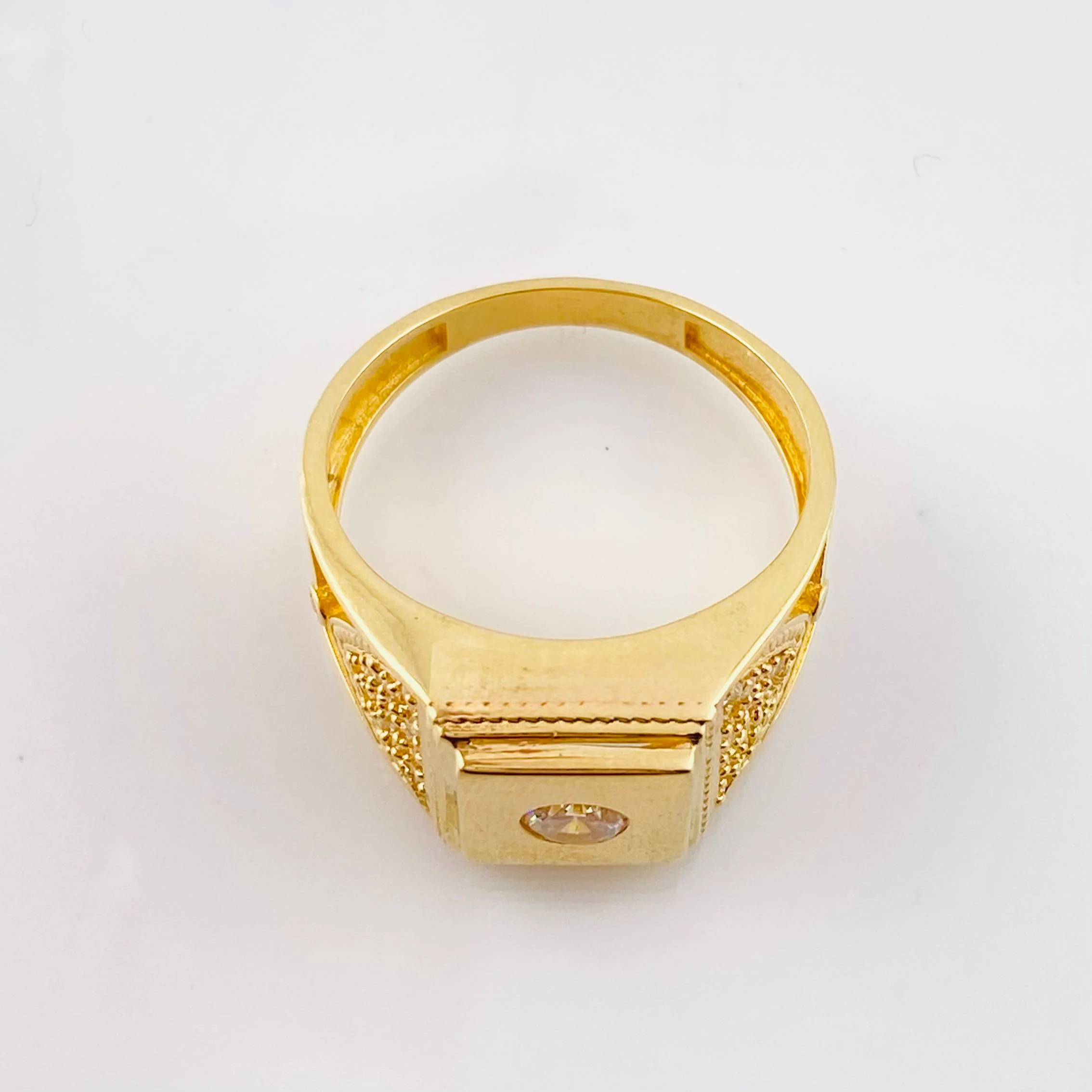 Anillo Medio Rombo Texturizado 6.75gr / T10 / Oro Amarillo 18K - Image 3