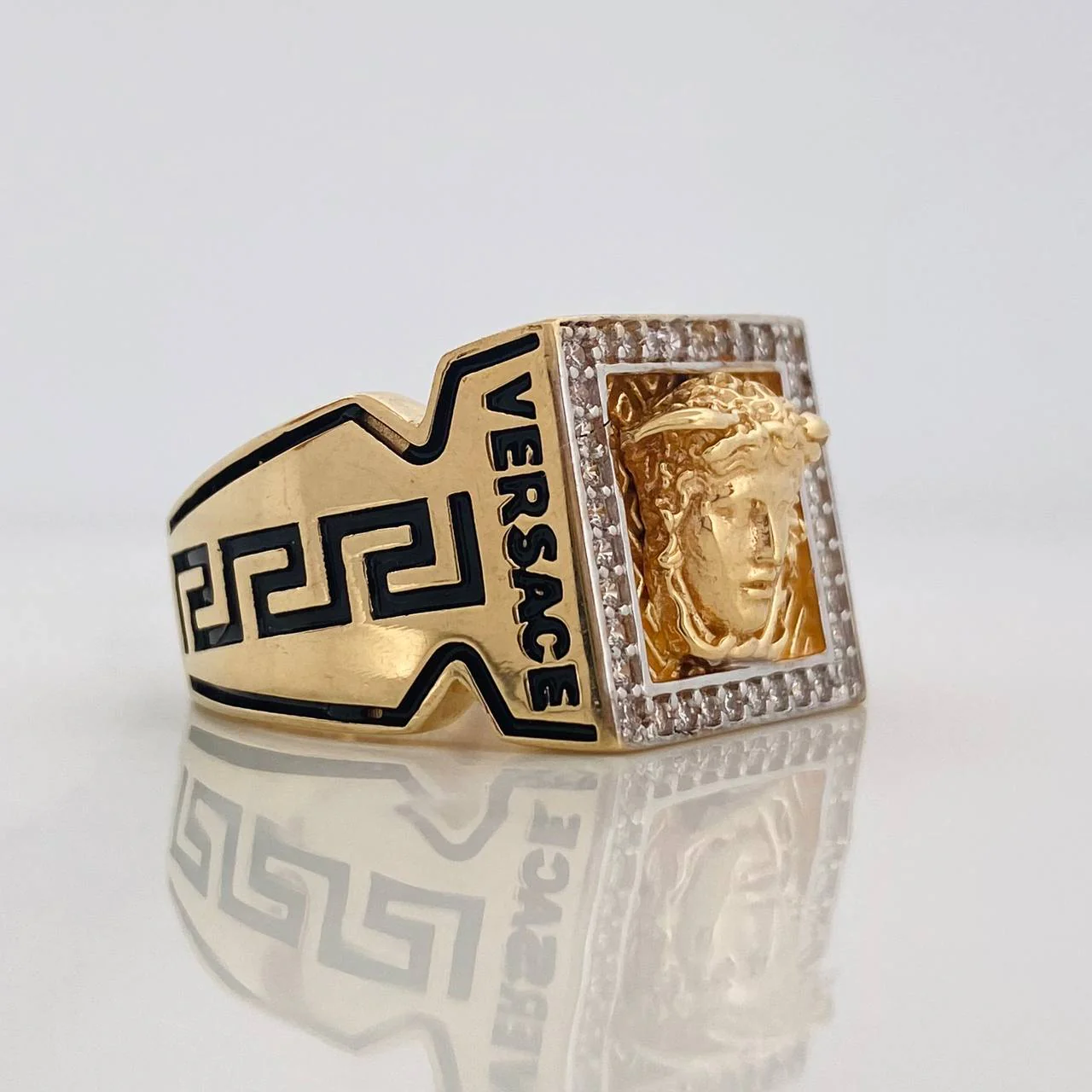 Anillo Medusa 13.4g / T11 1/4 Oro Amarillo 18K - Image 2