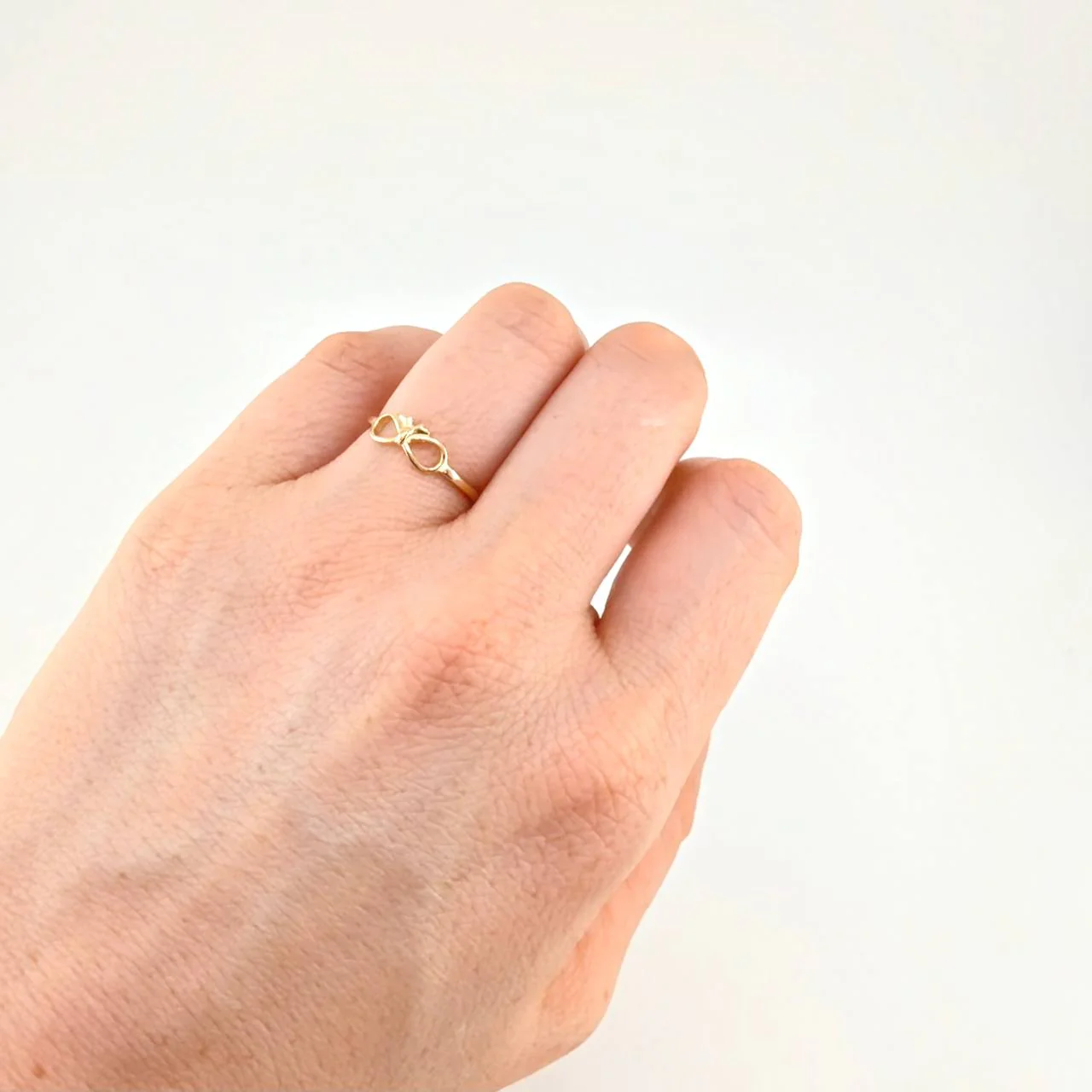 Anillo Moño Infinito 1.3 g / T6 1/2 Oro Amarillo 18K - Image 4