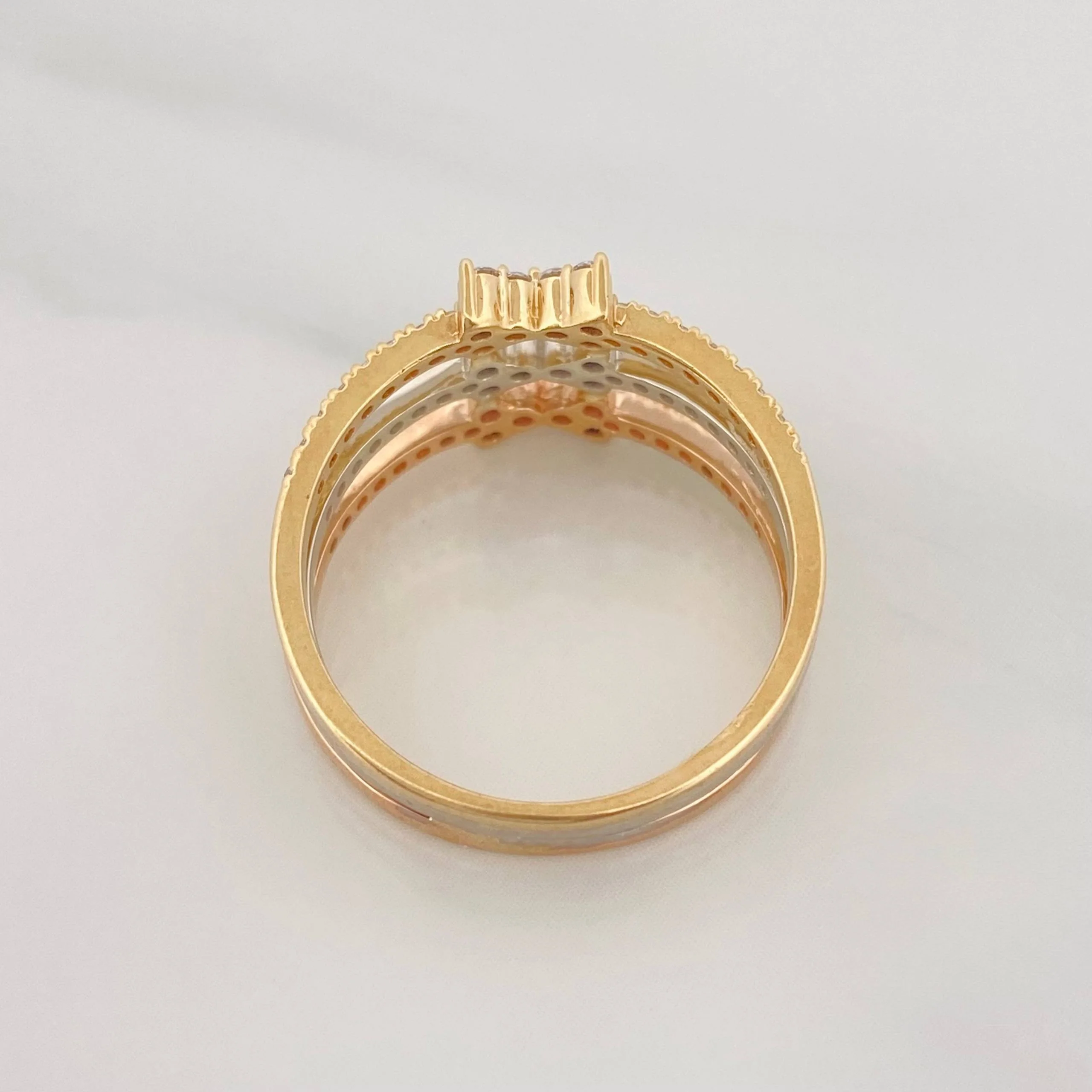 Anillo Moños 4g / T6 Tres Oros 18K - Image 4