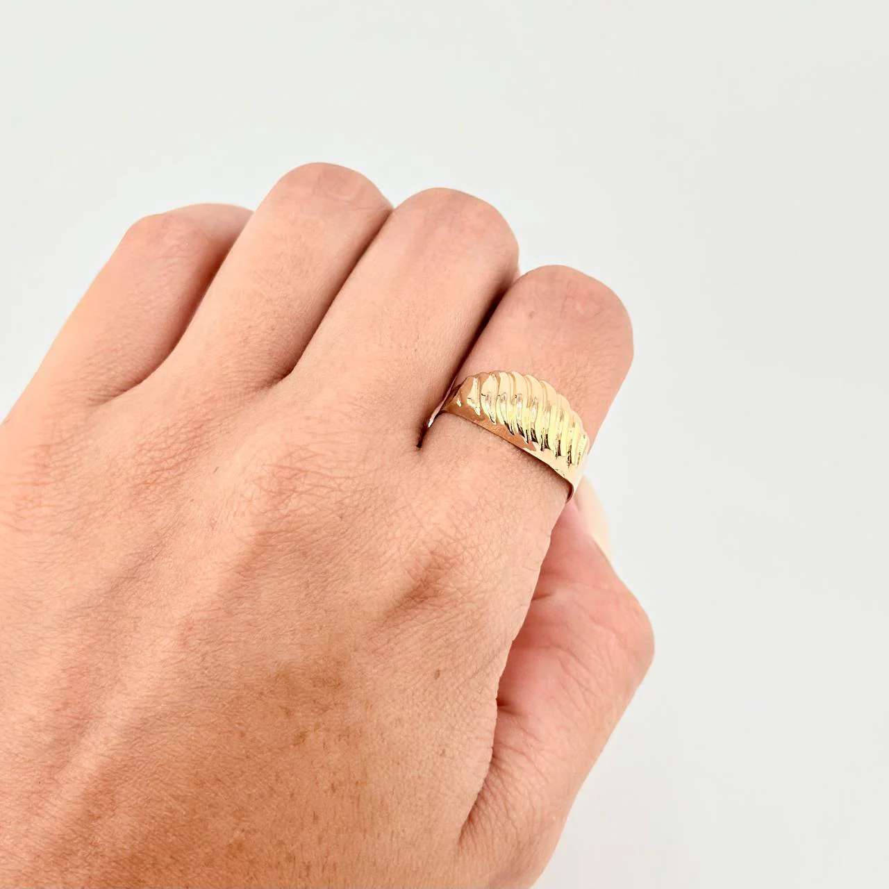 Anillo Multilíneas Paralelas 1.65 g / T6 Oro Amarillo 18K - Image 4