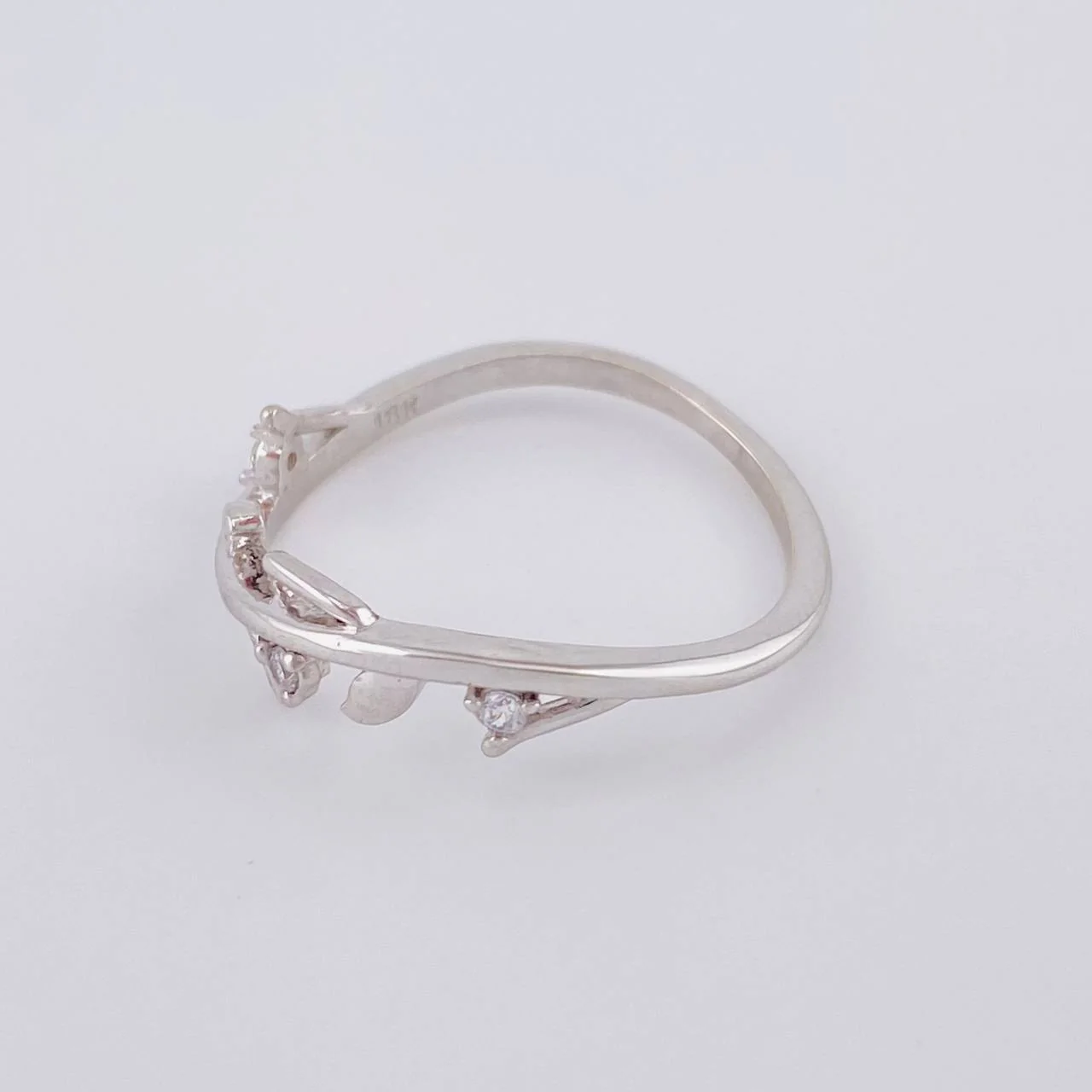Anillo Ramillete Hojas 1.9 g / T6 Oro Blanco 18K - Image 2
