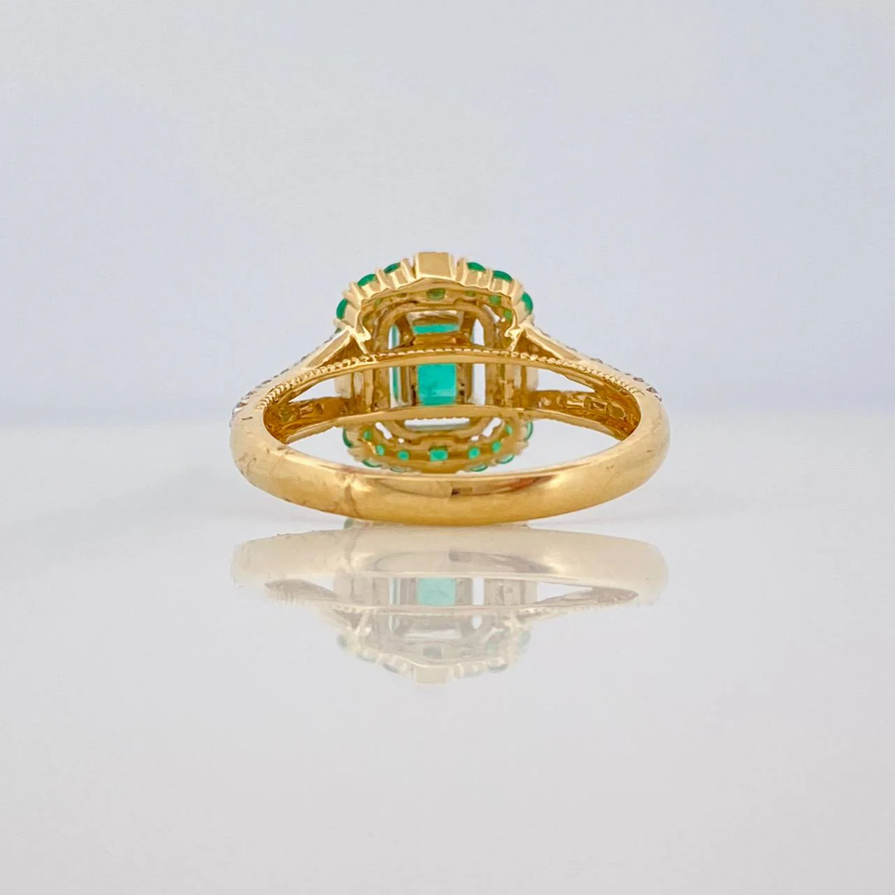 Anillo Rectangulo Tupido Esmeraldas 0.80 pts Diamantes 14 pts 3.65gr / T6 3/4 / Dos Oros Amarillo Blanco 18K - Image 3