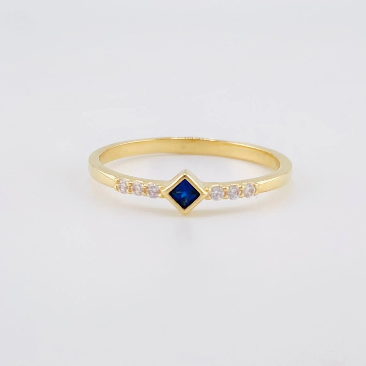 Anillo Rombo tupido 1.3g / T5 3/4 Oro Amarillo 18K