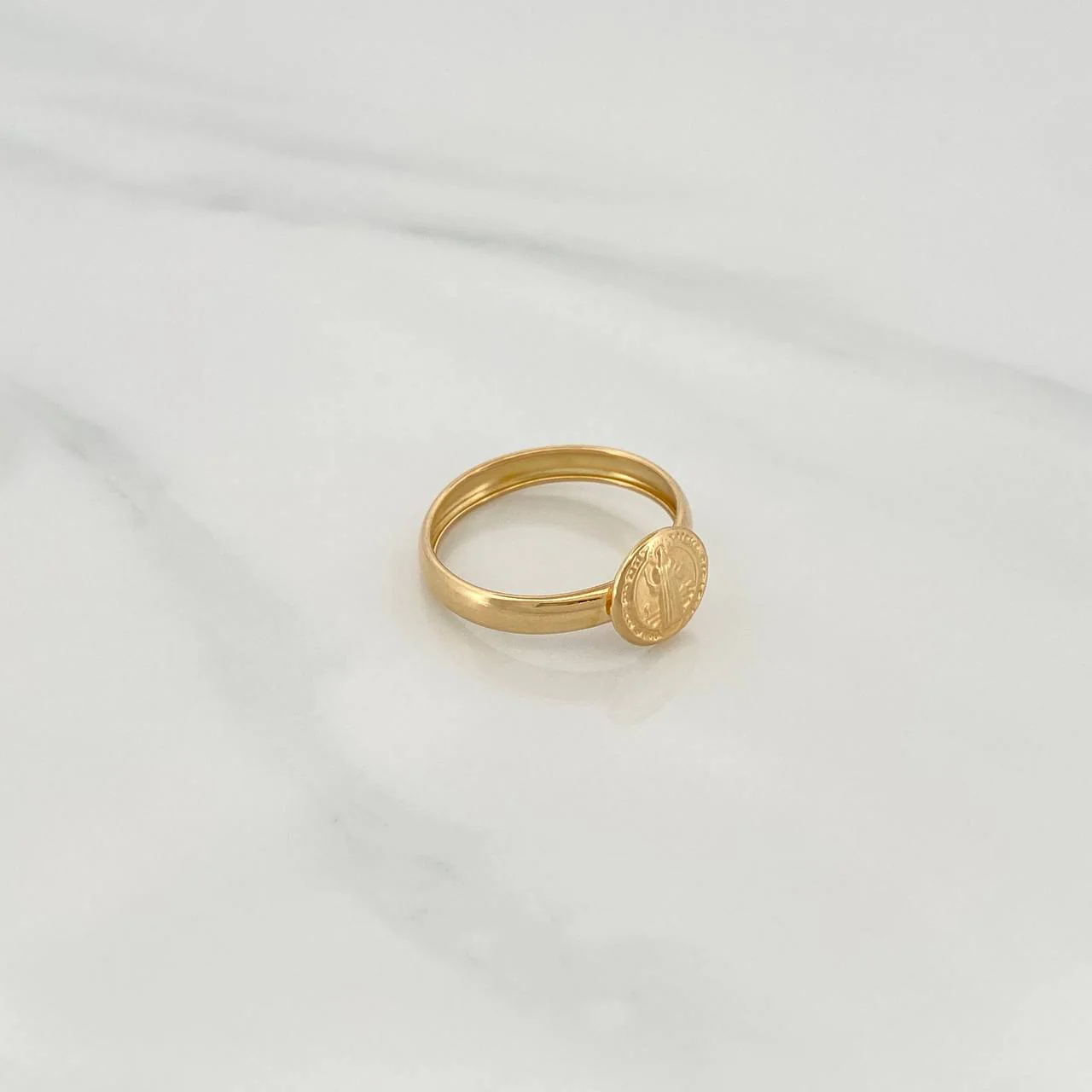 Anillo San Benito 1.1gr / T6 1/2 / Oro Amarillo 18K - Image 2