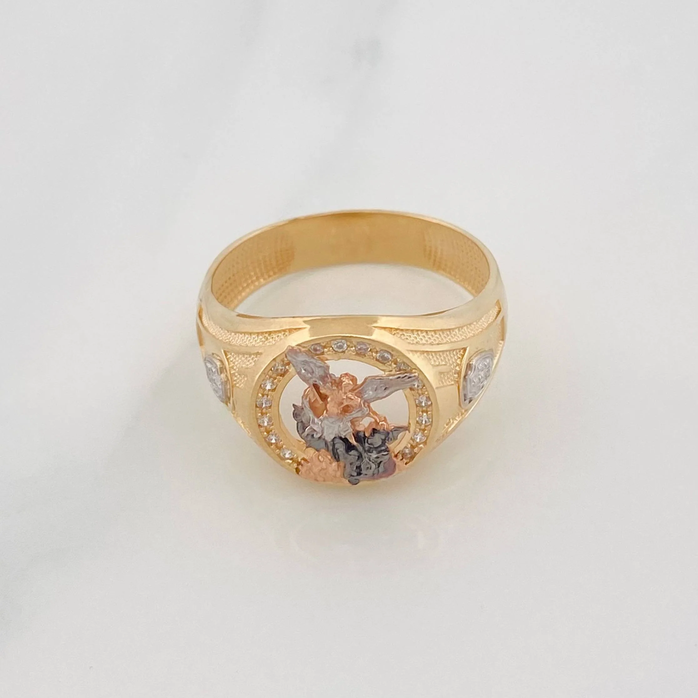 Anillo San Miguel Arcángel 6.05 g / T9 3/4 Tres Oros 18K - Image 2