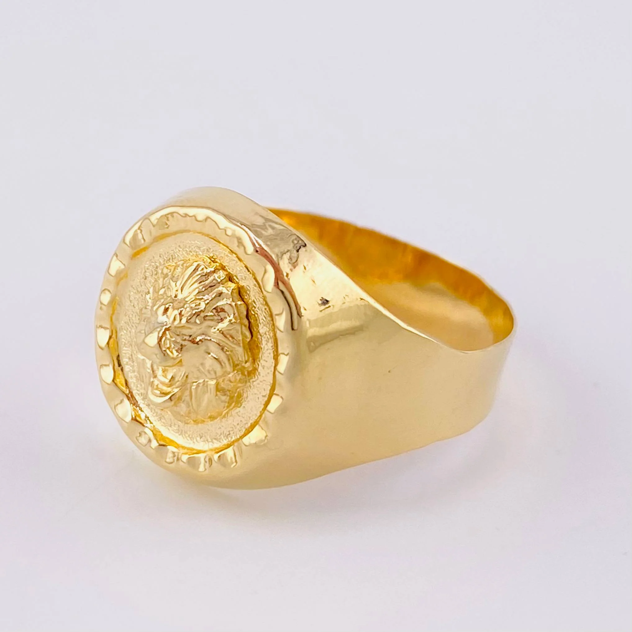 Anillo Sello Bordeado León 3.9g / T11 1/4 Oro Amarillo 18K - Image 2