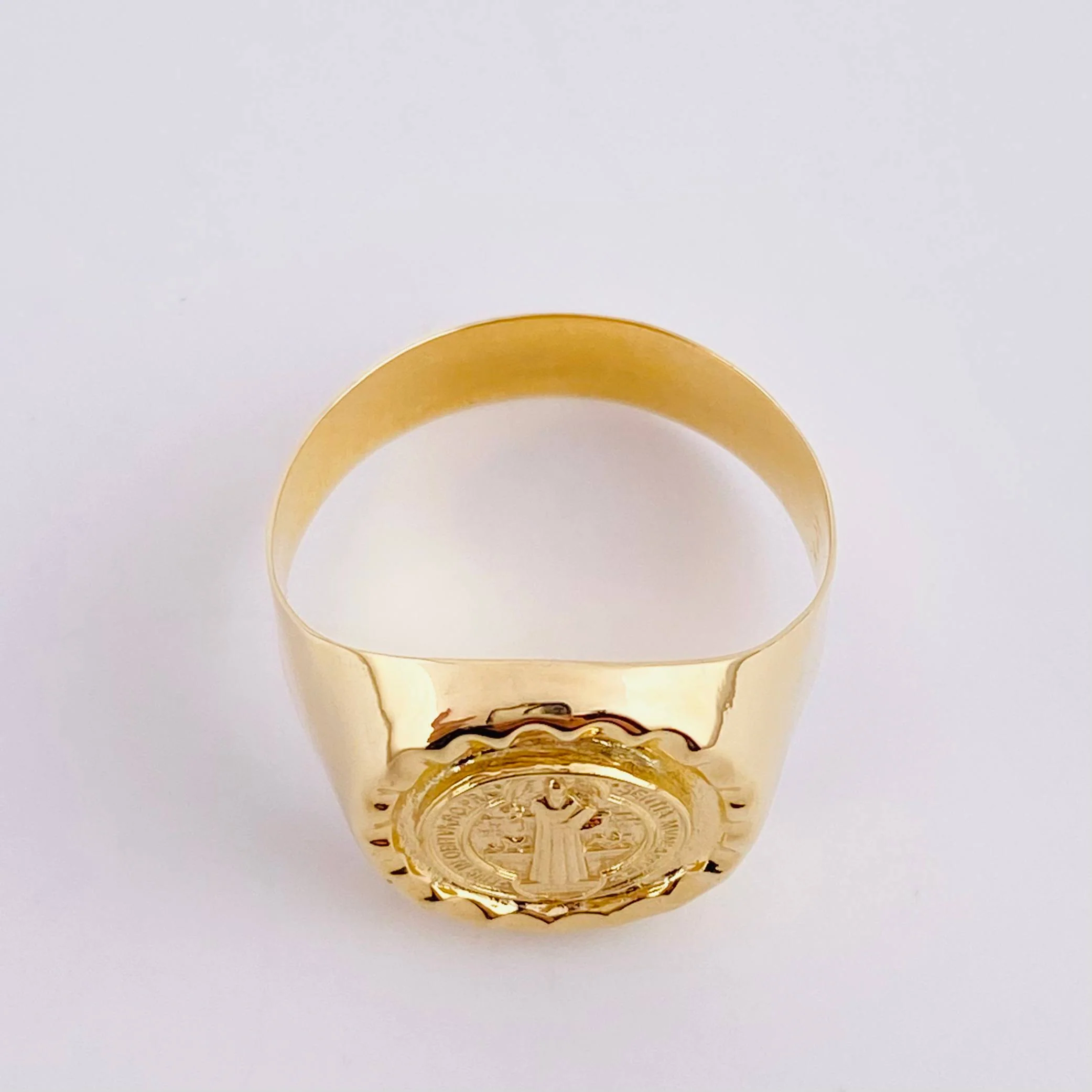 Anillo Sello Bordeado San Benito 3.8g / T11 3/4 Oro Amarillo 18K - Image 3