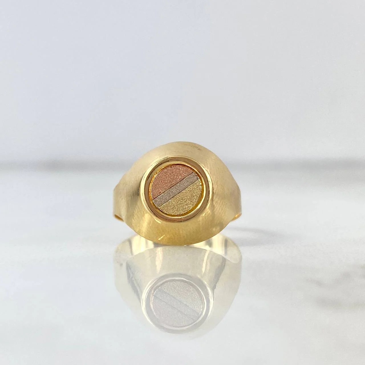 Anillo Sello Circulo 1.8gr / T7 1/4 / Tres Oros 18K