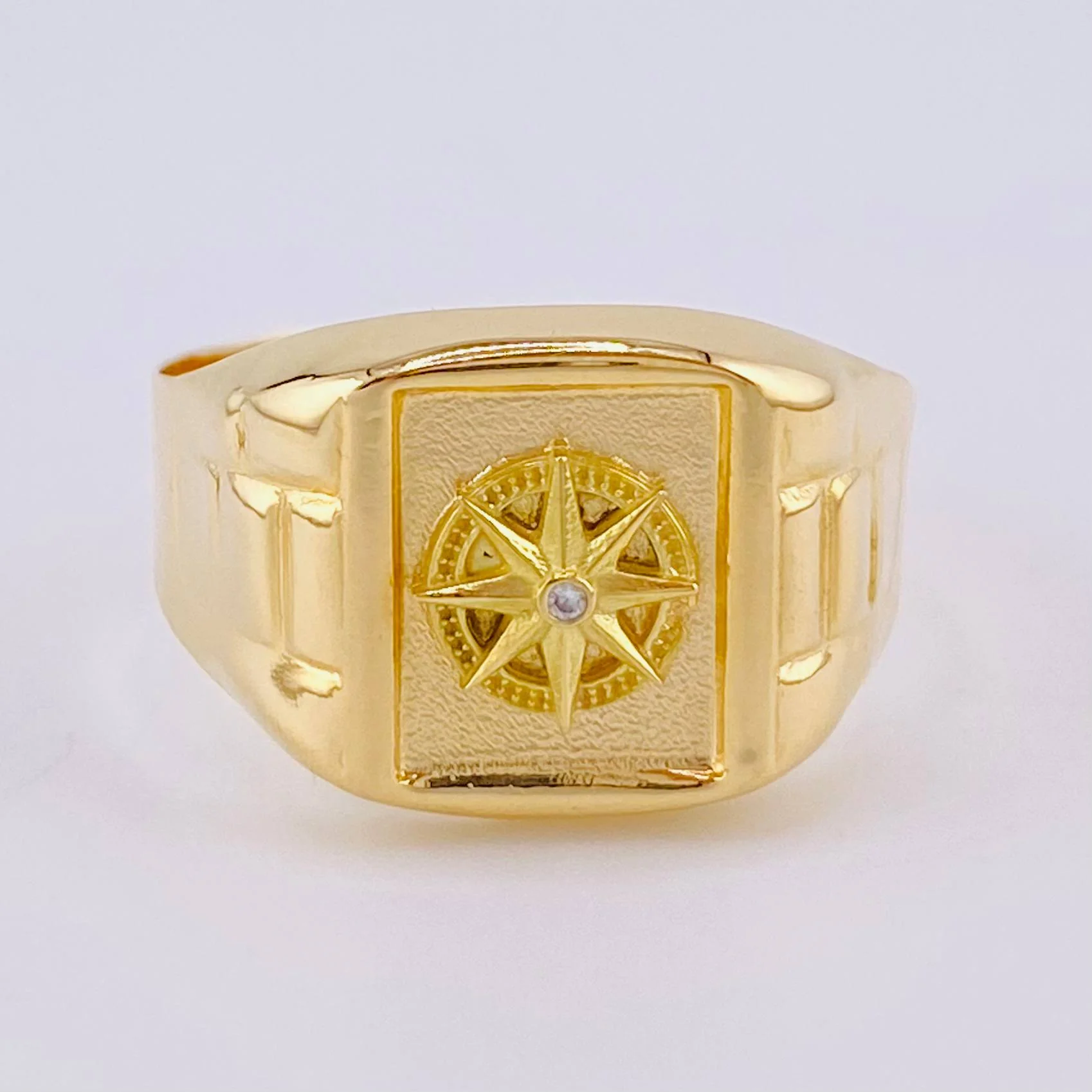 Anillo Sello Estrella Cardinal 2.9g / T9 1/2 Oro Amarillo 18K