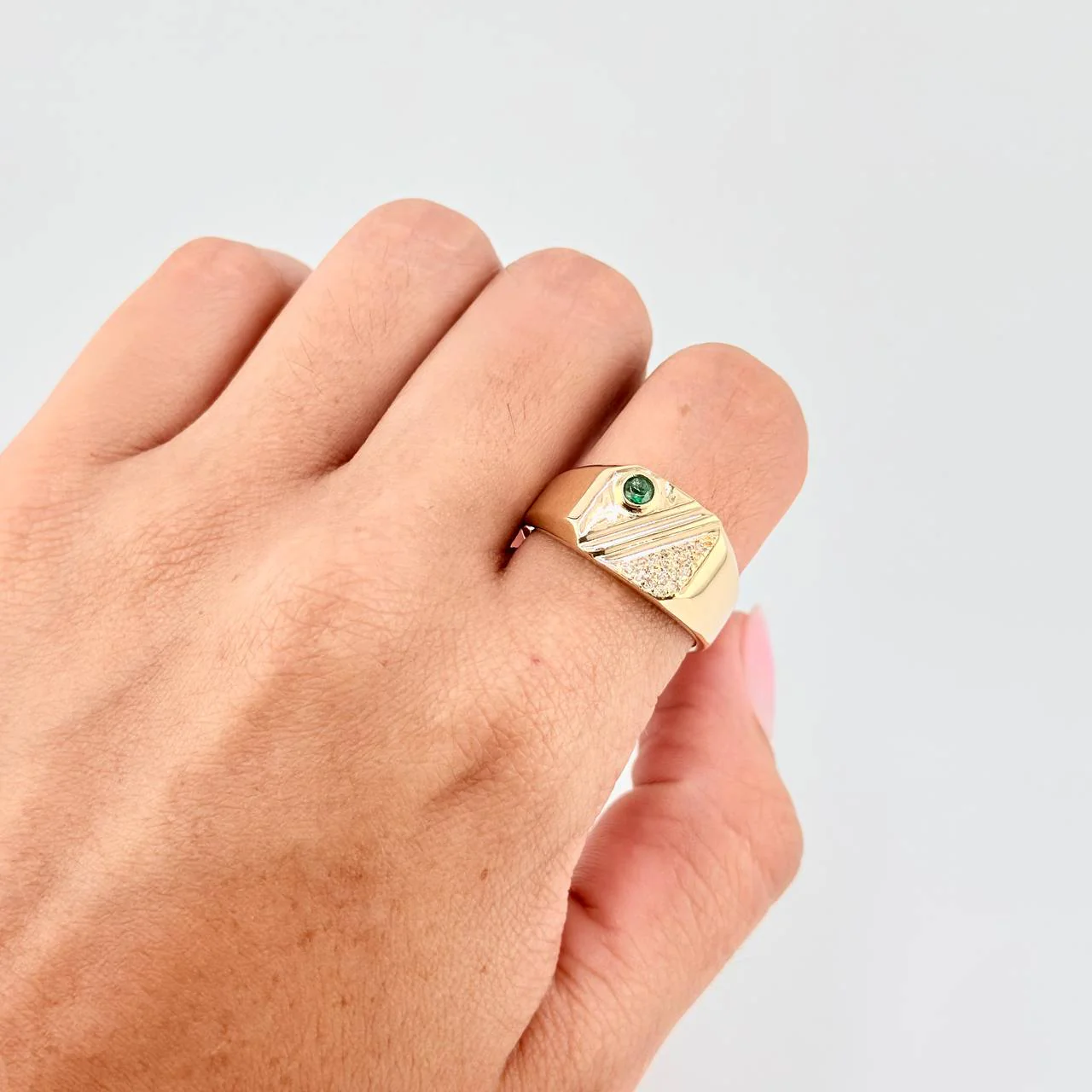 Anillo Sello Linea Diagonal 4.45 g / T9 1/2 Oro Amarillo 18K - Image 4