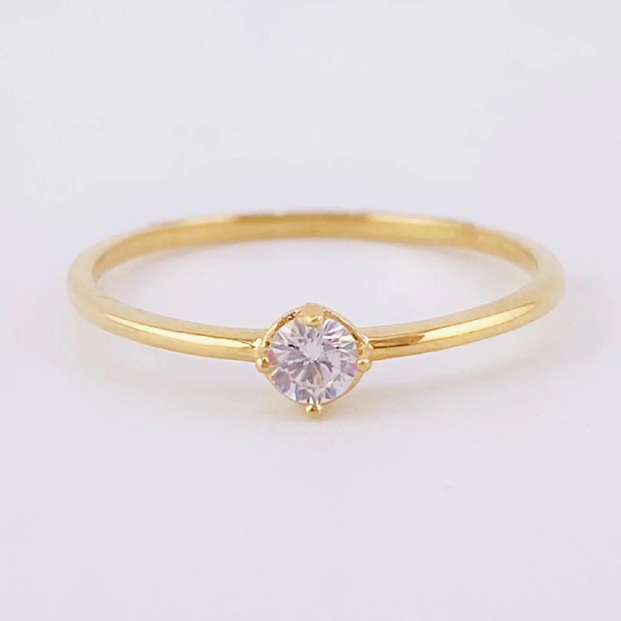 Anillo Solitario 0.95gr / T5 3/4 / Oro Amarillo 18K ©