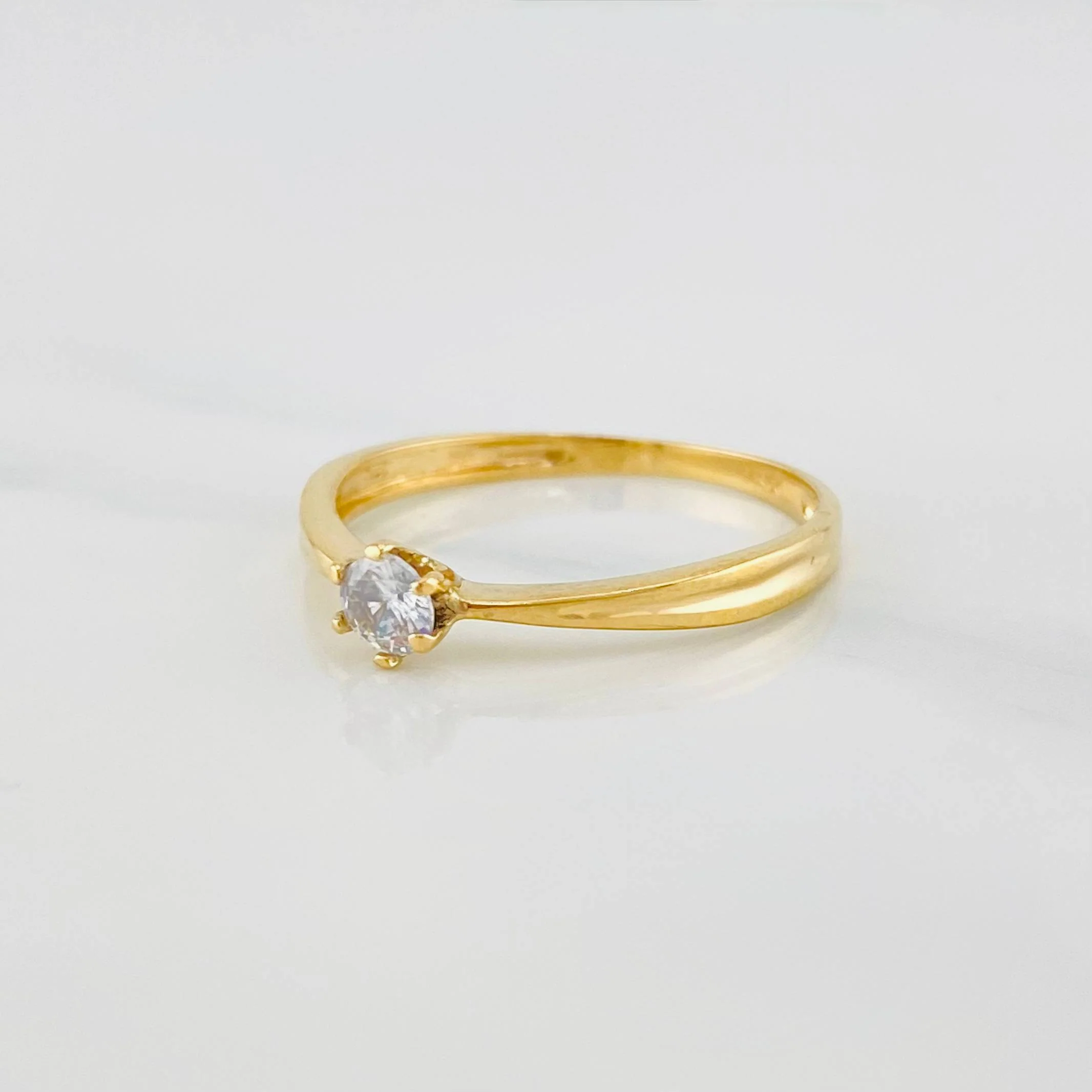 Anillo Solitario 1.3 g / T6 1/4 Oro Amarillo 18K - Image 2