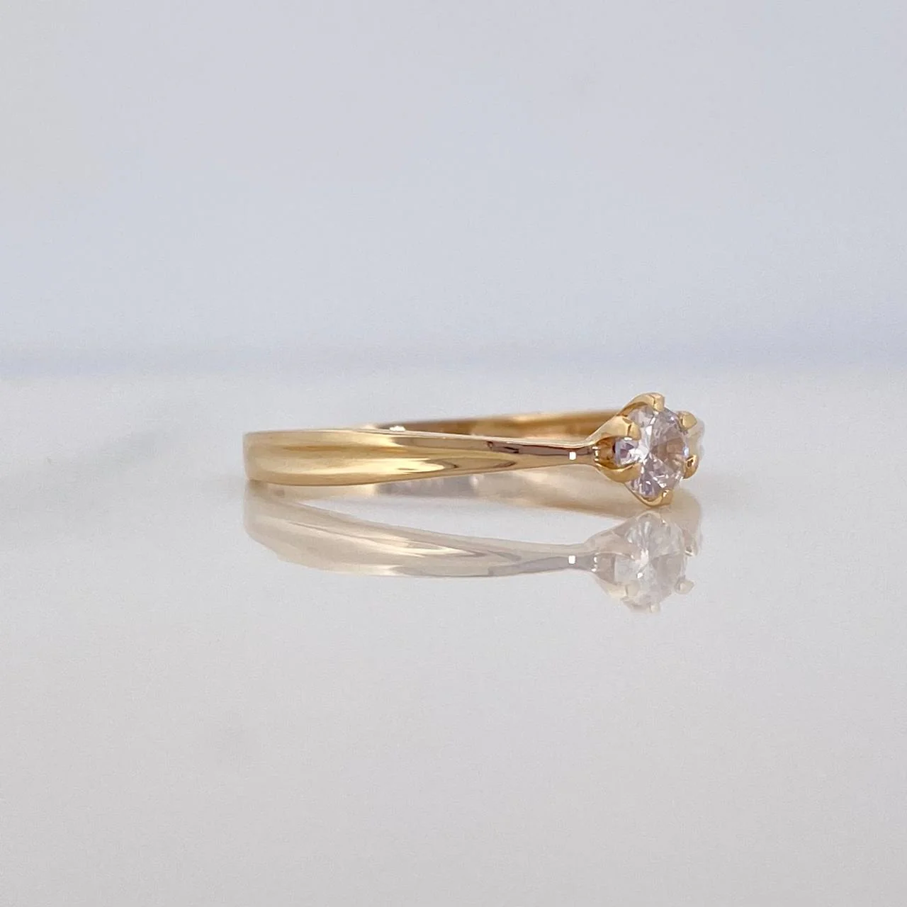 Anillo Solitario 1.35 g / T6 Oro Amarillo 18K - Image 4