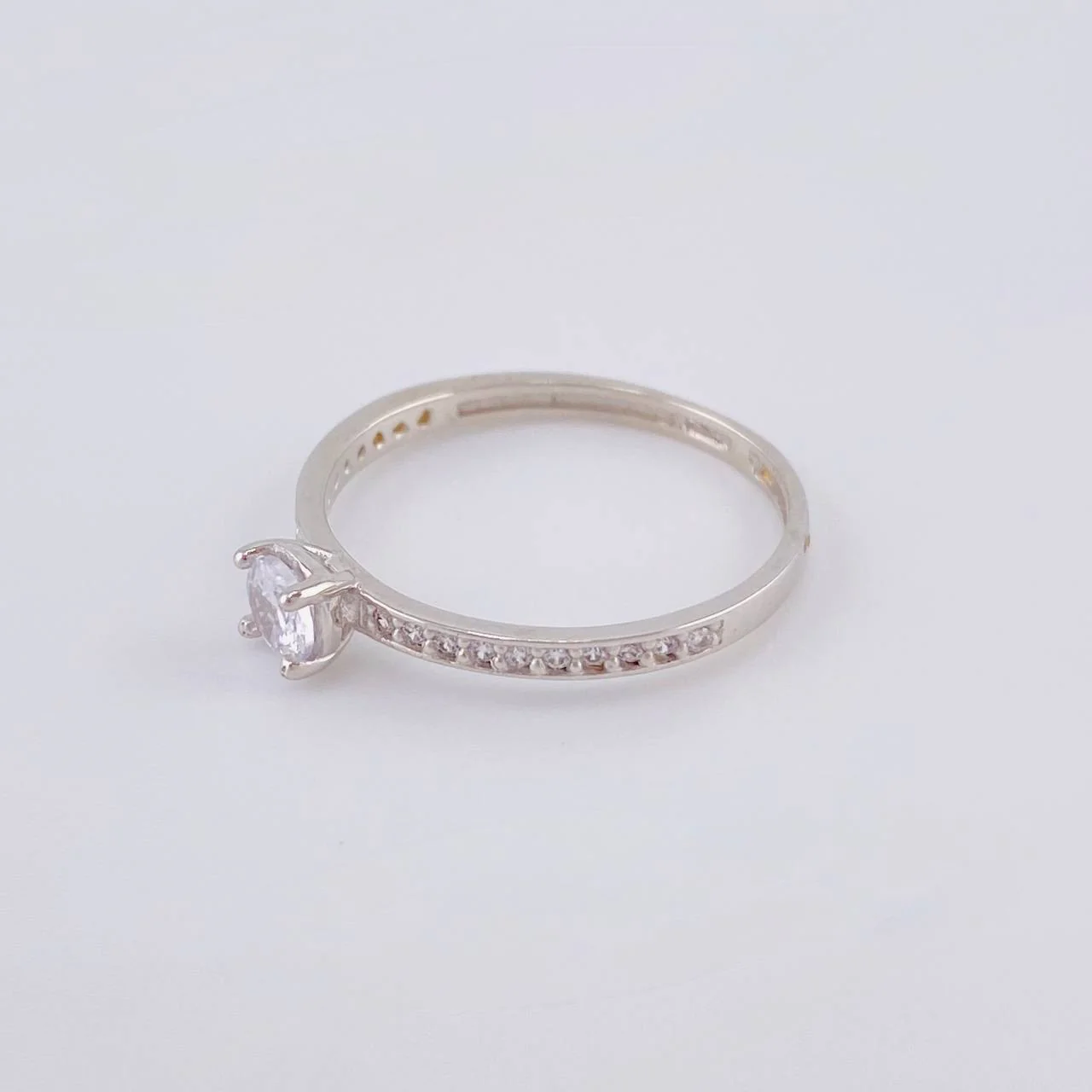 Anillo Solitario 1.55 g / T6 3/4 Oro Blanco 18K - Image 2