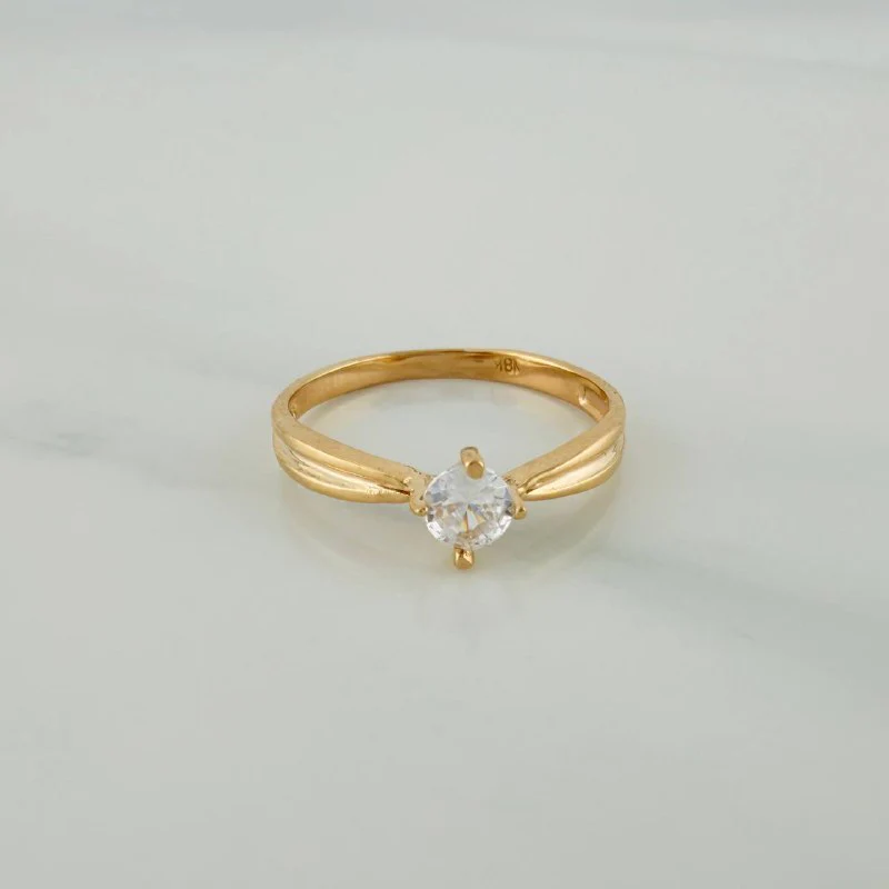 Anillo Solitario 1.5gr / T5 3/4 / 2cm / Oro Amarillo 18K $