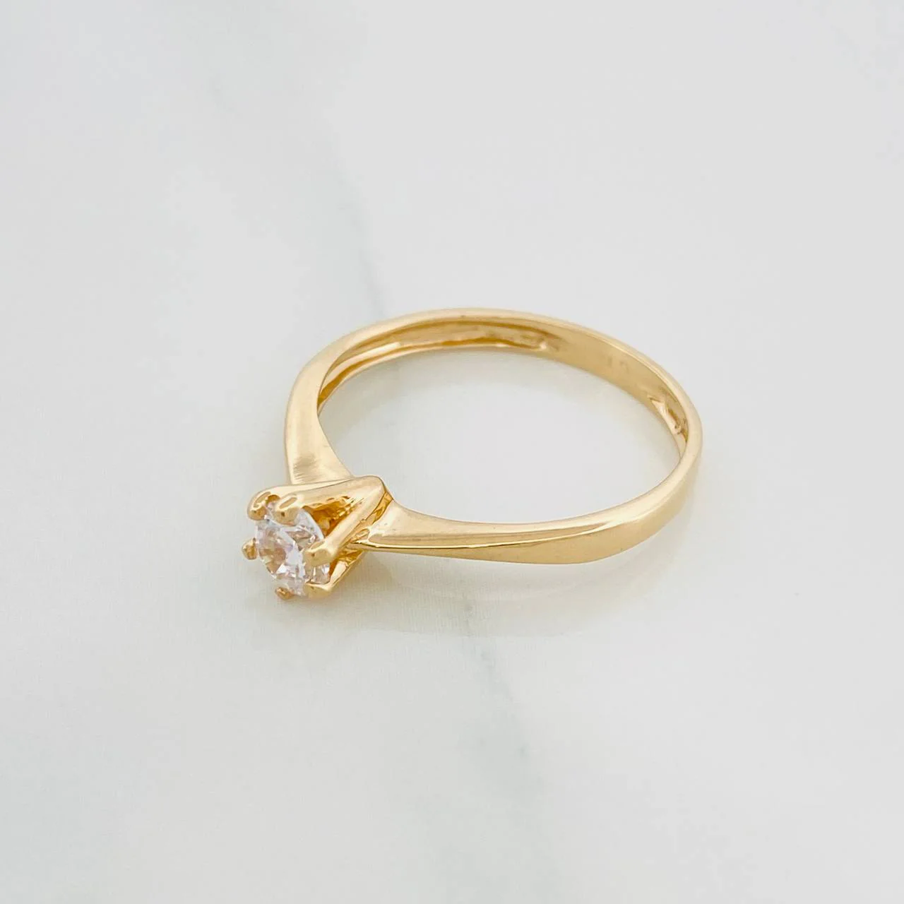 Anillo Solitario 2.1 g / T7 3/4 Oro Amarillo 18K - Image 3