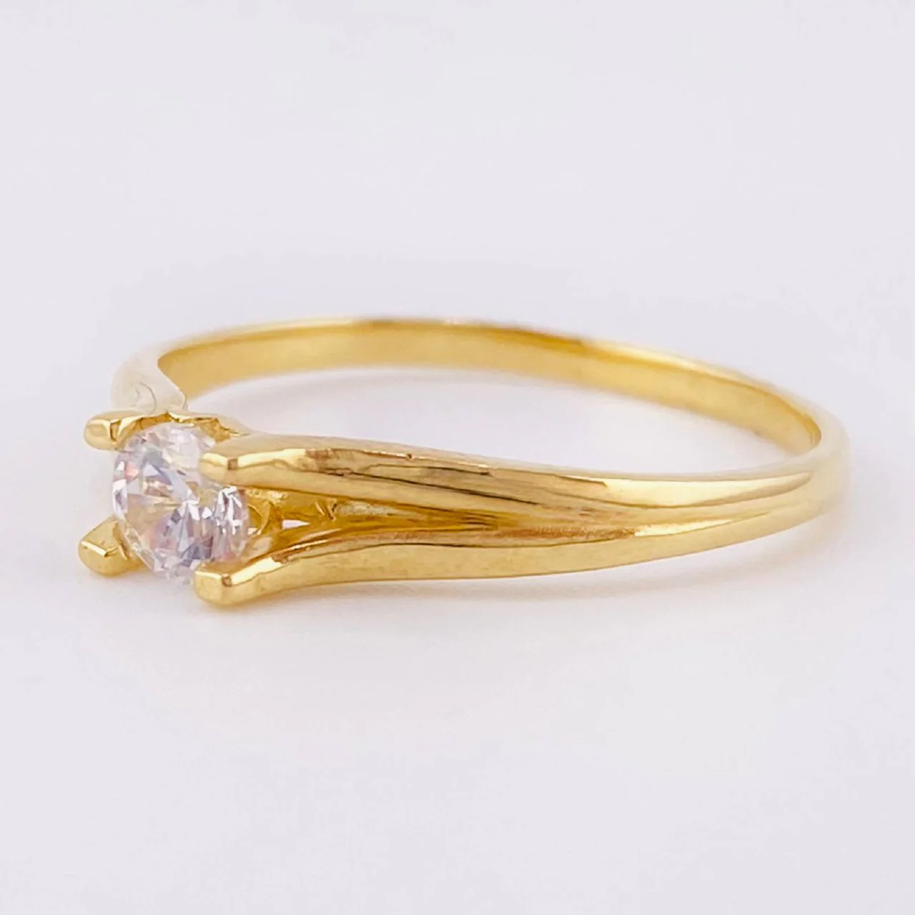 Anillo Solitario 2.1gr / T6 3/4 / Oro Amarillo 18K © - Image 2