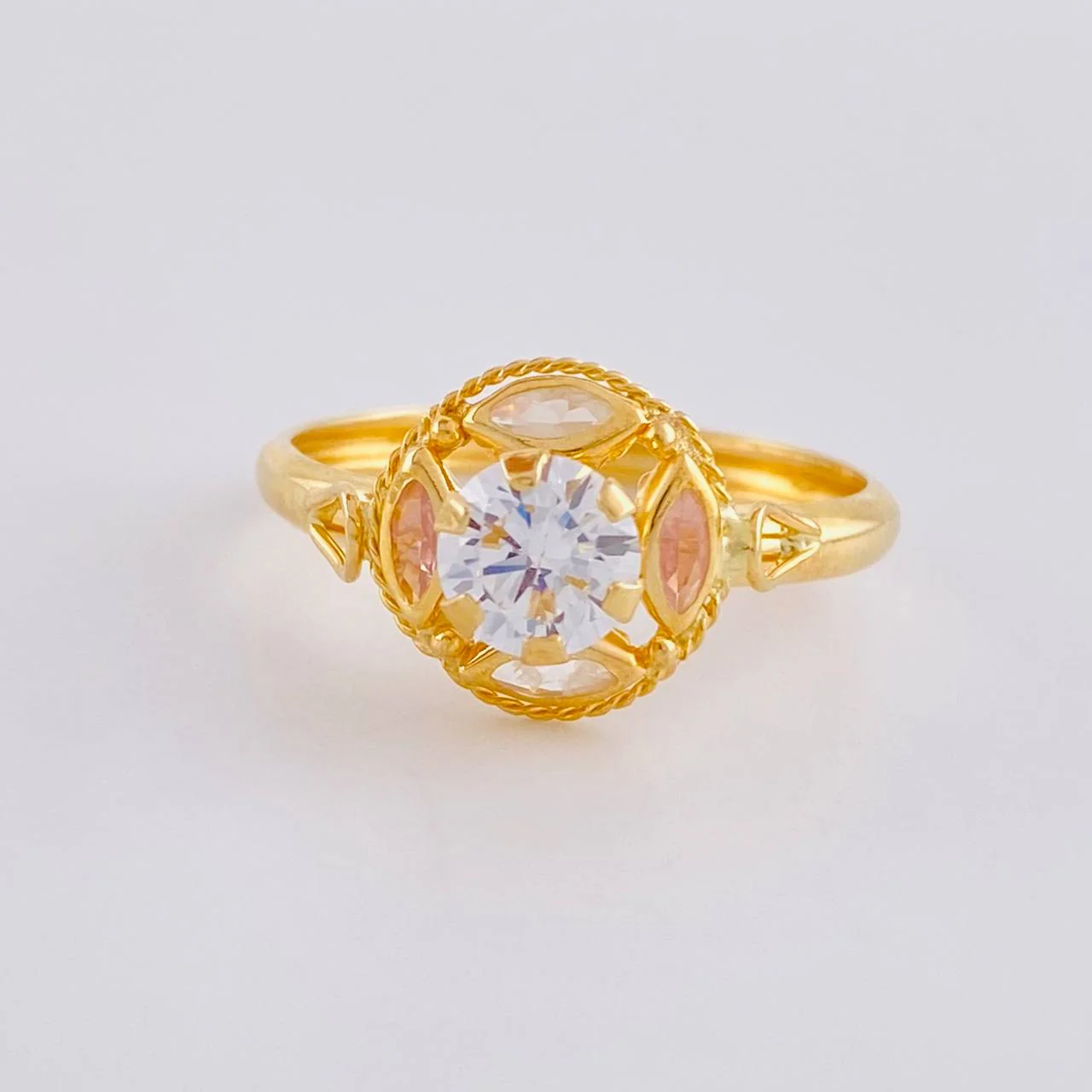 Anillo Solitario Aura Vintage 2 g / T8 1/2 Oro Amarillo 18K