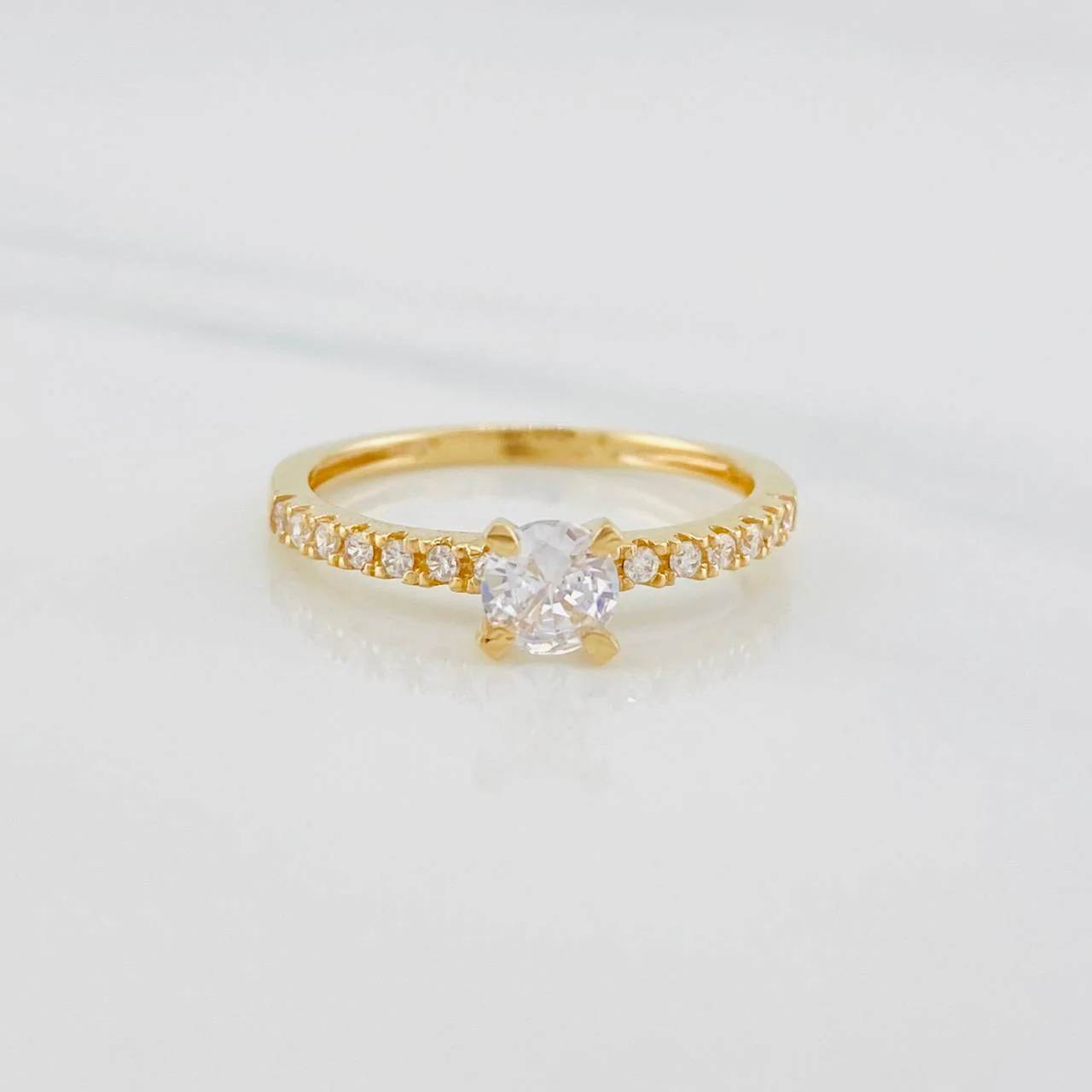 Anillo Solitario Carril Corazones 2.4g / T6 1/4 Dos Oros Amarillo Blanco 18K