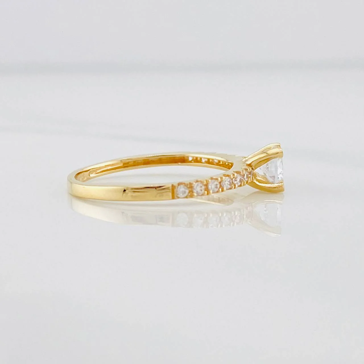 Anillo Solitario Carril Corazones 2.4g / T6 1/4 Dos Oros Amarillo Blanco 18K - Image 3