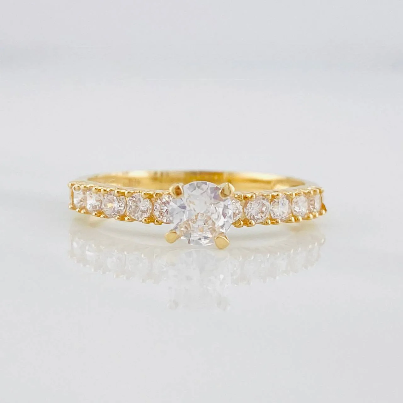Anillo Solitario Churumbela 1.9g / T7 Oro Amarillo 18K