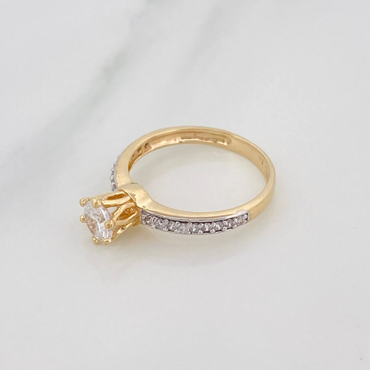 Anillo Solitario Churumbela 2.75g / T6 1/4 Dos Oros Amarillo Blanco 18K - Image 2
