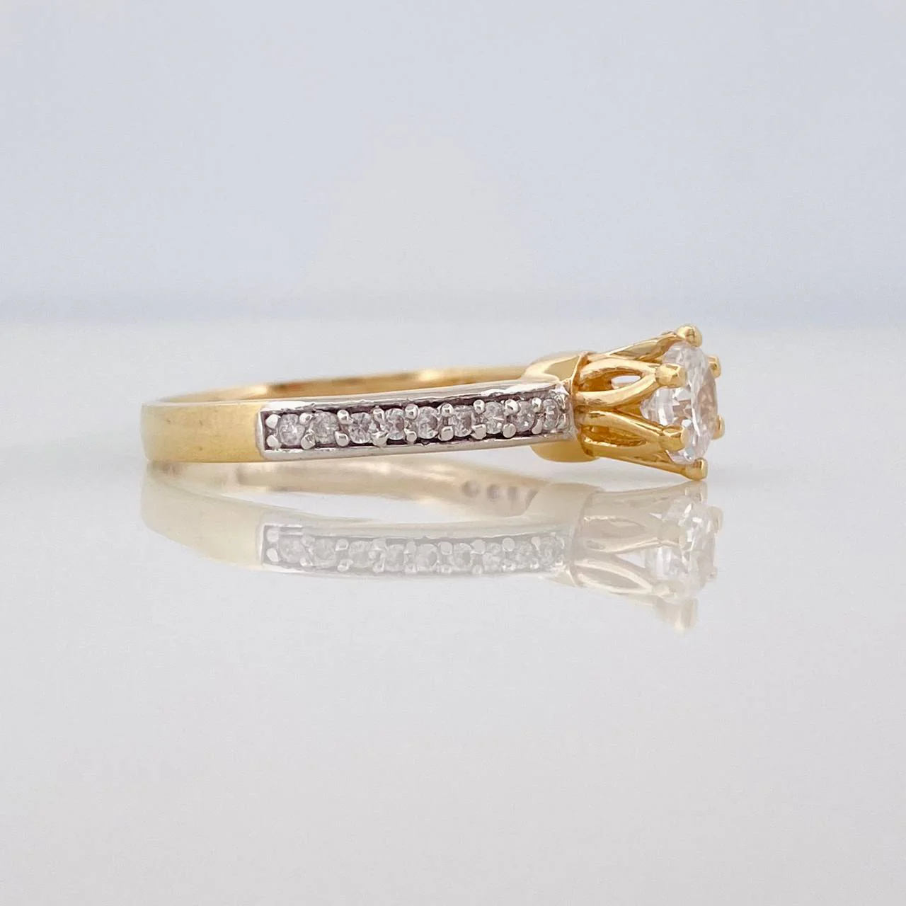 Anillo Solitario Churumbela 2.75g / T6 1/4 Dos Oros Amarillo Blanco 18K - Image 3