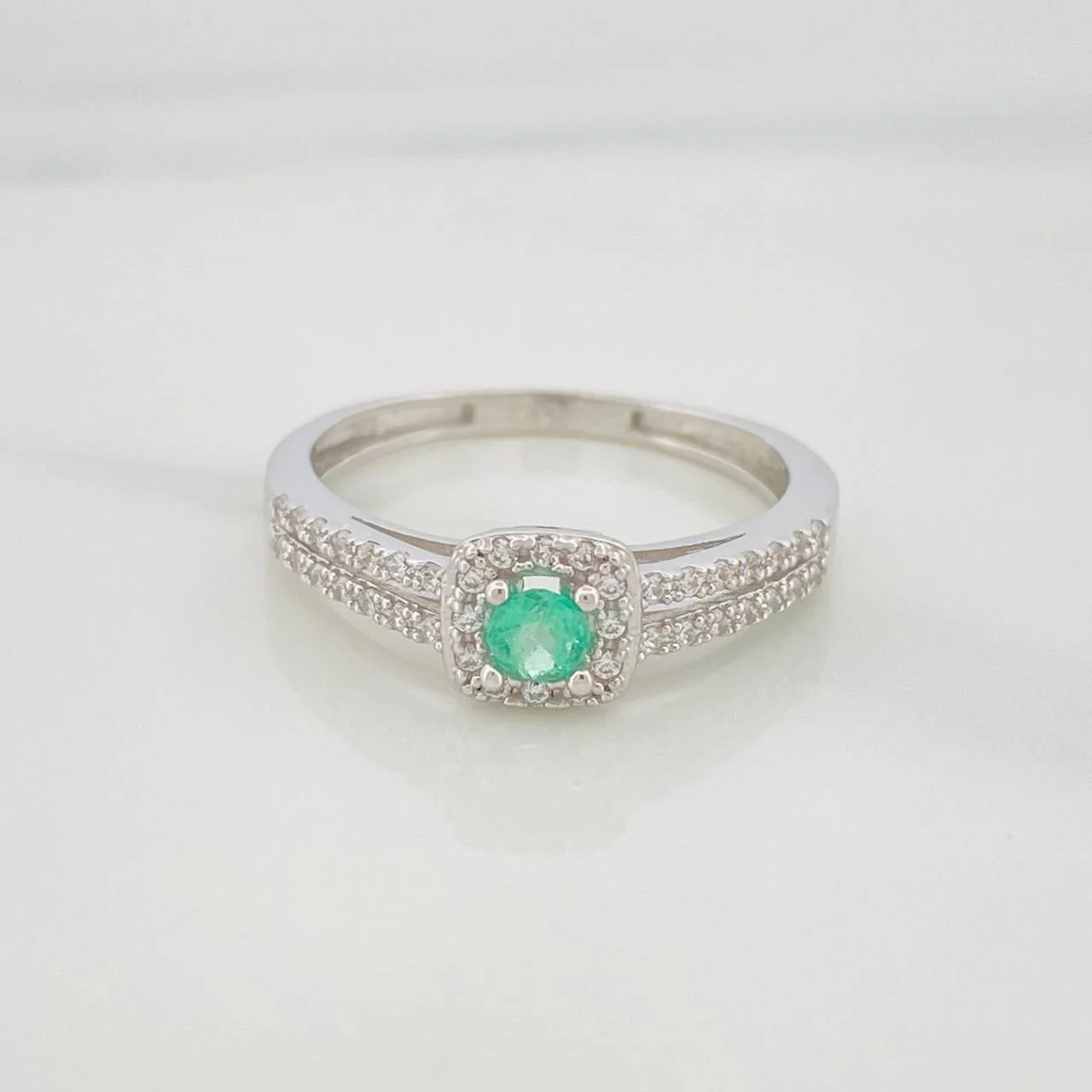 Anillo Solitario Churumbela Esmeralda 14Pts 1.75 g / T7 3/4 Plata 925