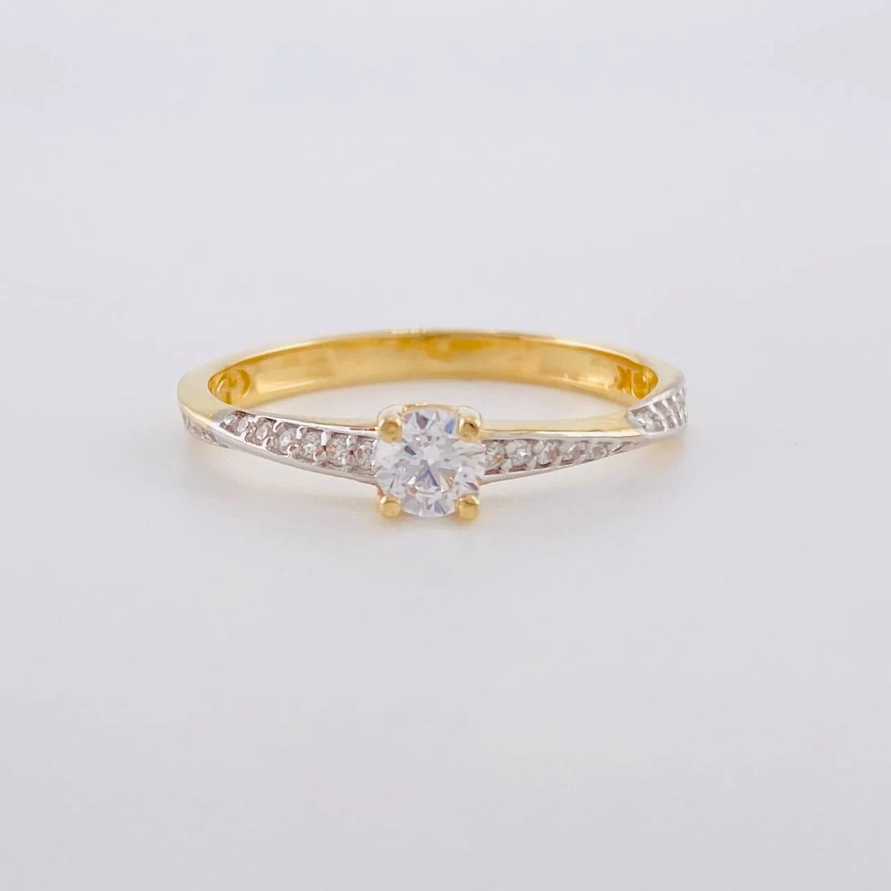 Anillo Solitario Cinta Espiral 1.9 g / T7 3/4 Dos Oros Amarillo Blanco 18K
