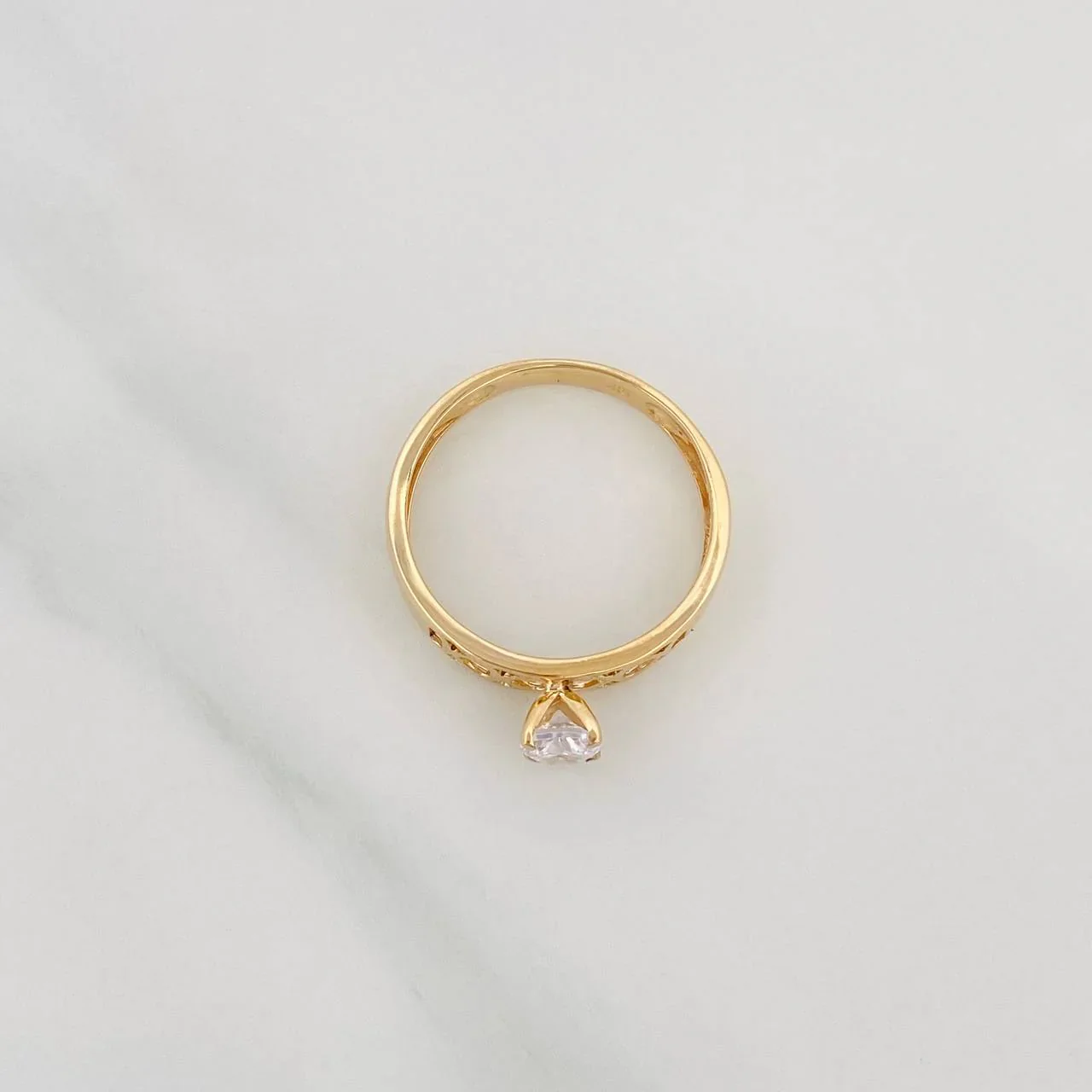 Anillo Banda Corazones 1.8g / T6 1/4 Dos Oros Amarillo Blanco 18K - Image 3