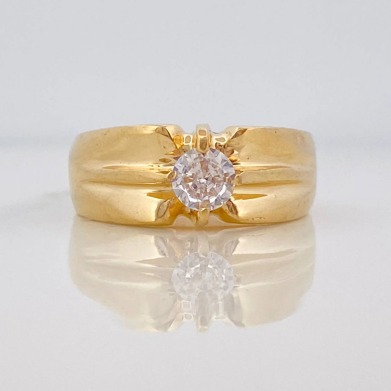 Anillo Solitario Corbatin 6.8g / T9 1/2 Oro Amarillo 18K