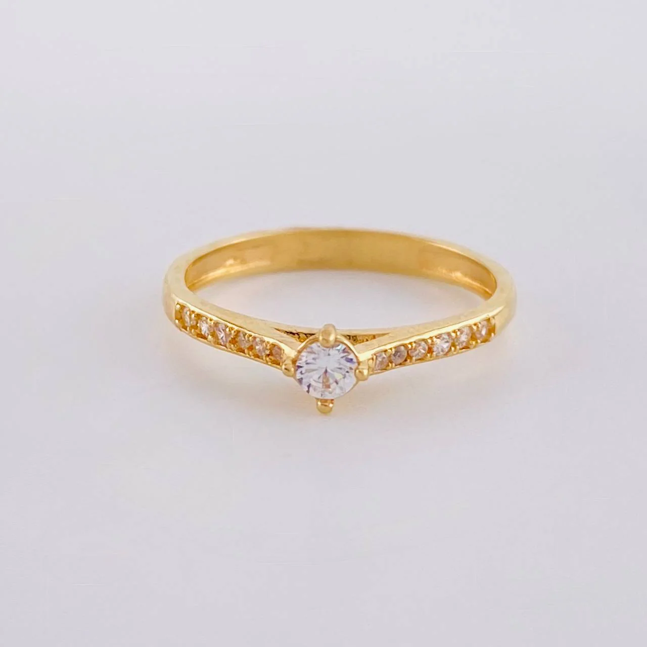 Anillo Solitario Cuatro Garras 1.95 g / T7 Oro Amarillo 18K