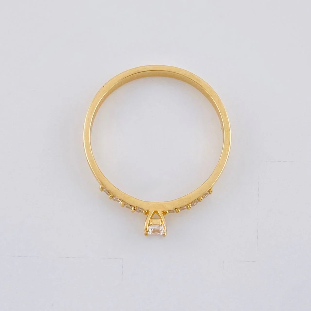 Anillo Solitario Cuatro Garras Tupido 1.9 g / T7 1/2 Oro Amarillo 18K - Image 3