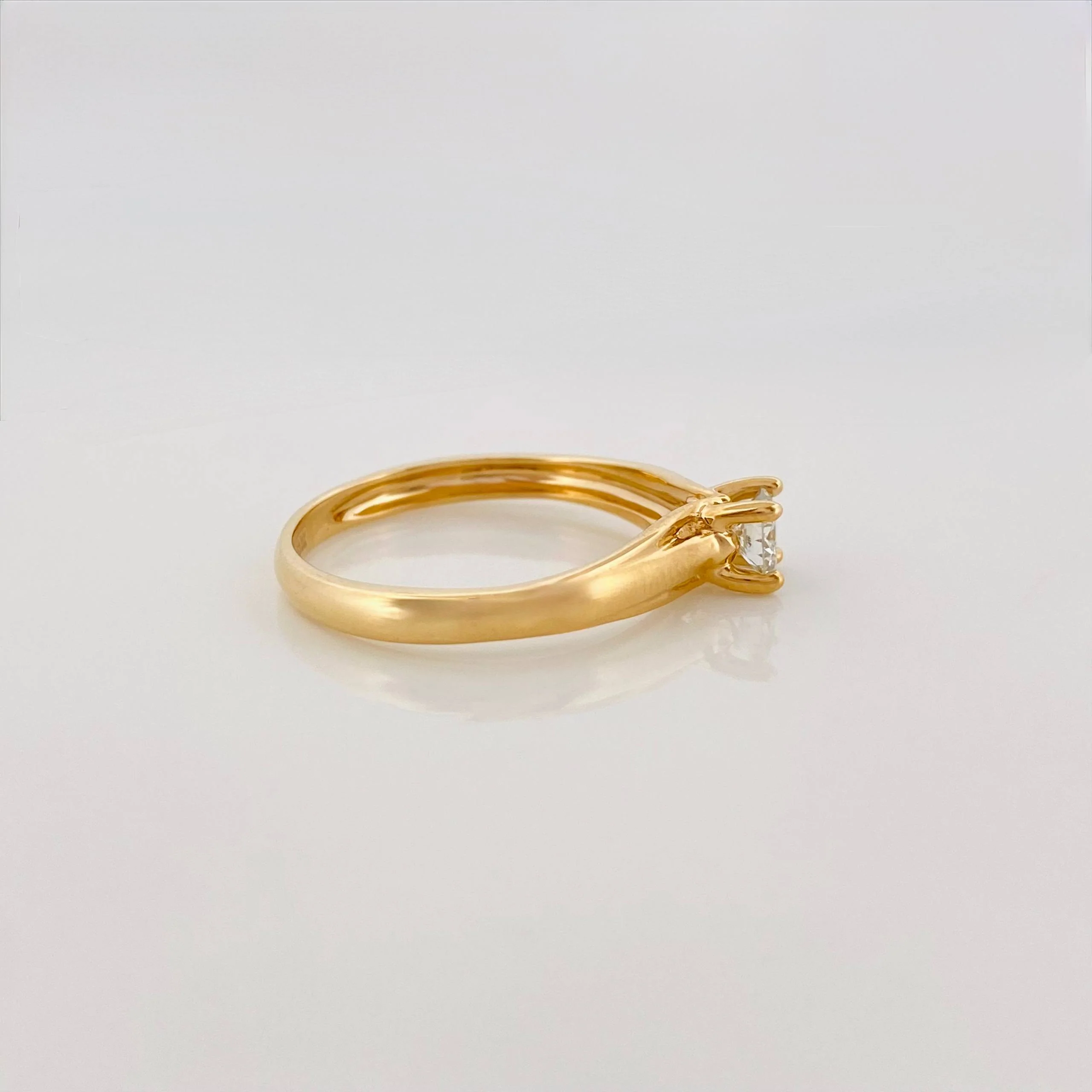 Anillo Solitario Diamantes 26Pts 2.25 g / T7 Oro Amarillo 18K - Image 4