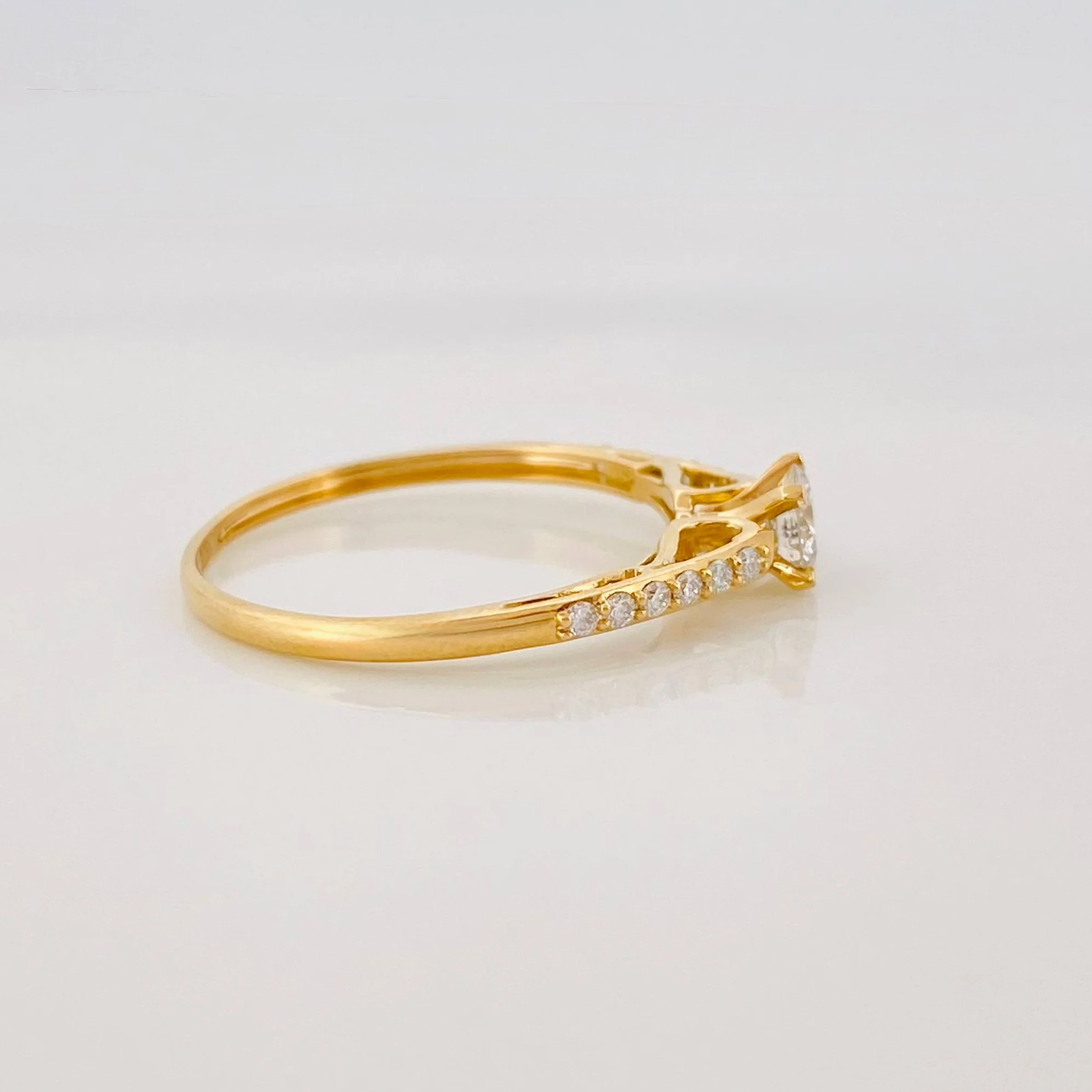 Anillo Solitario Diamantes 34 Pts 1.3 g / T7 Oro Amarillo 18K - Image 3