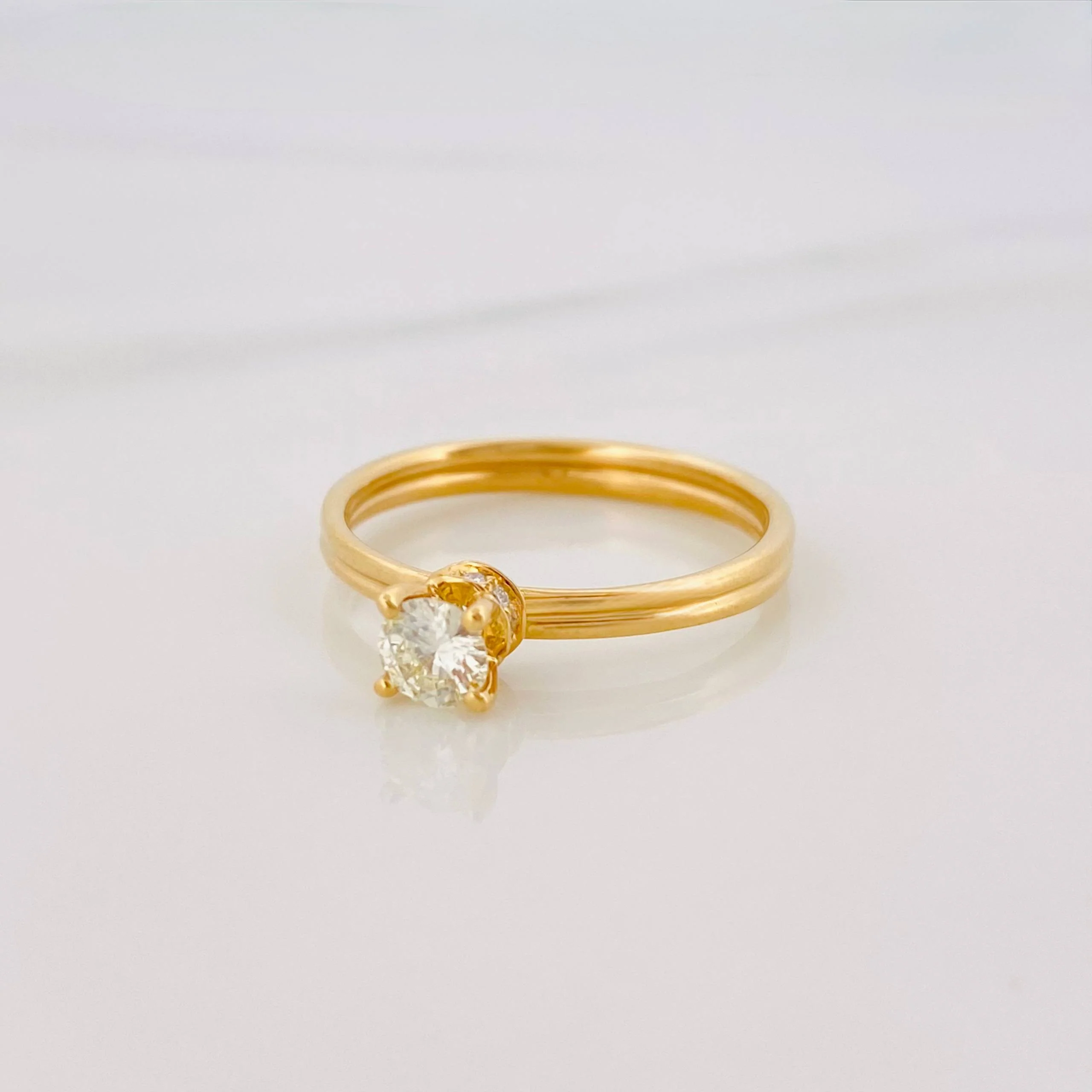 Anillo Solitario Diamantes 35 Pts 2.45 g / T7 1/4 Oro Amarillo 18K - Image 2