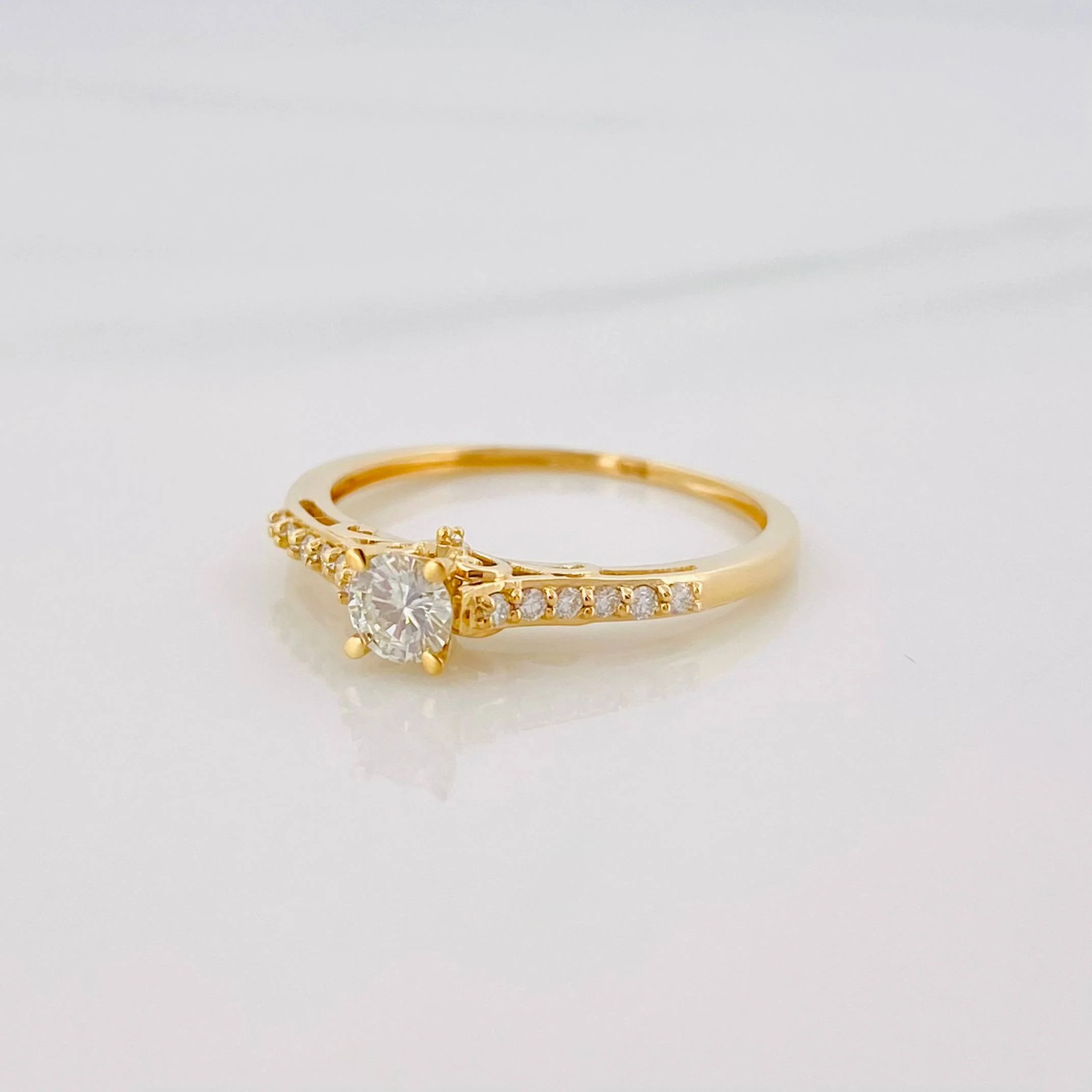Anillo Solitario Diamantes 36 Pts 1.95 g / T7 1/4 Oro Amarillo 18K - Image 2