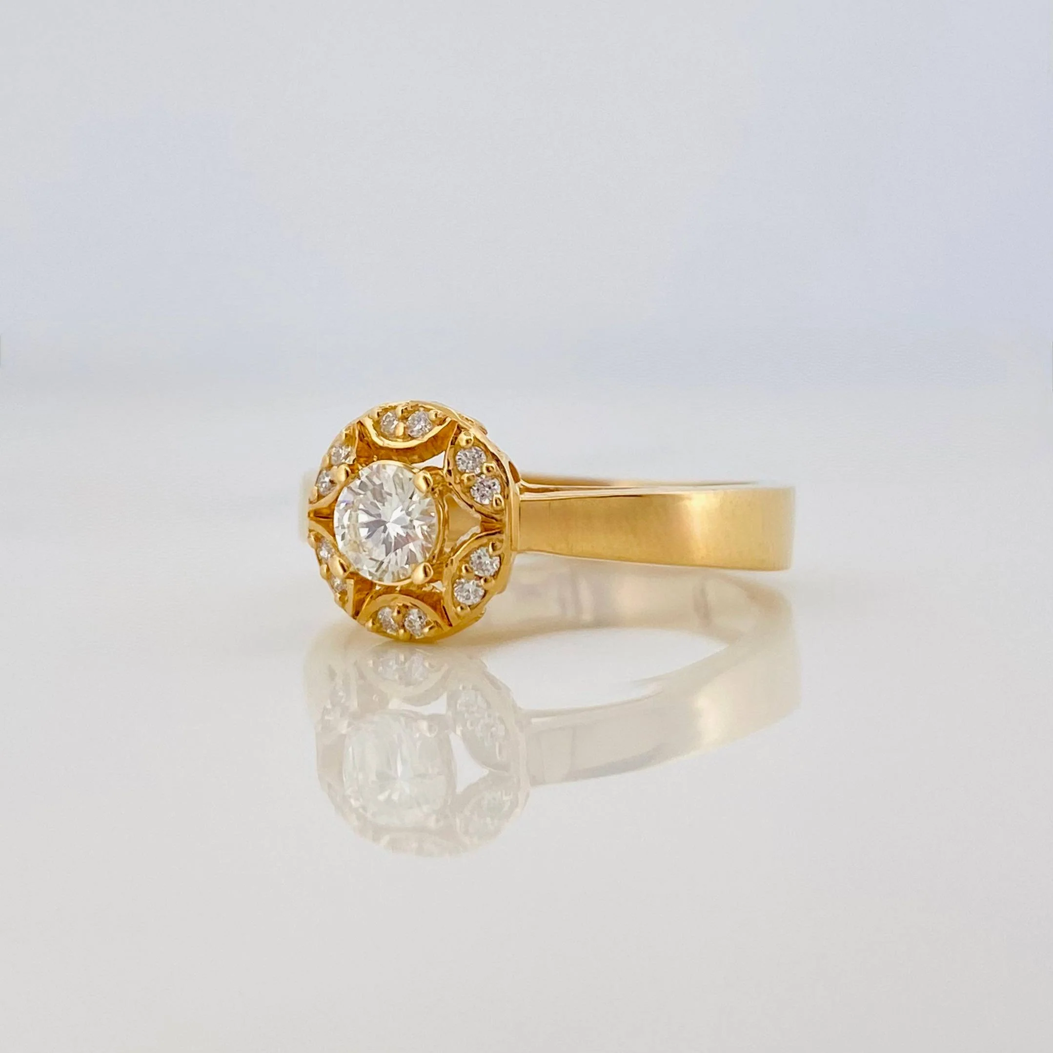 Anillo Solitario Diamantes 38Pts 2.85 g / T6 3/4 Oro Amarillo 18K - Image 2