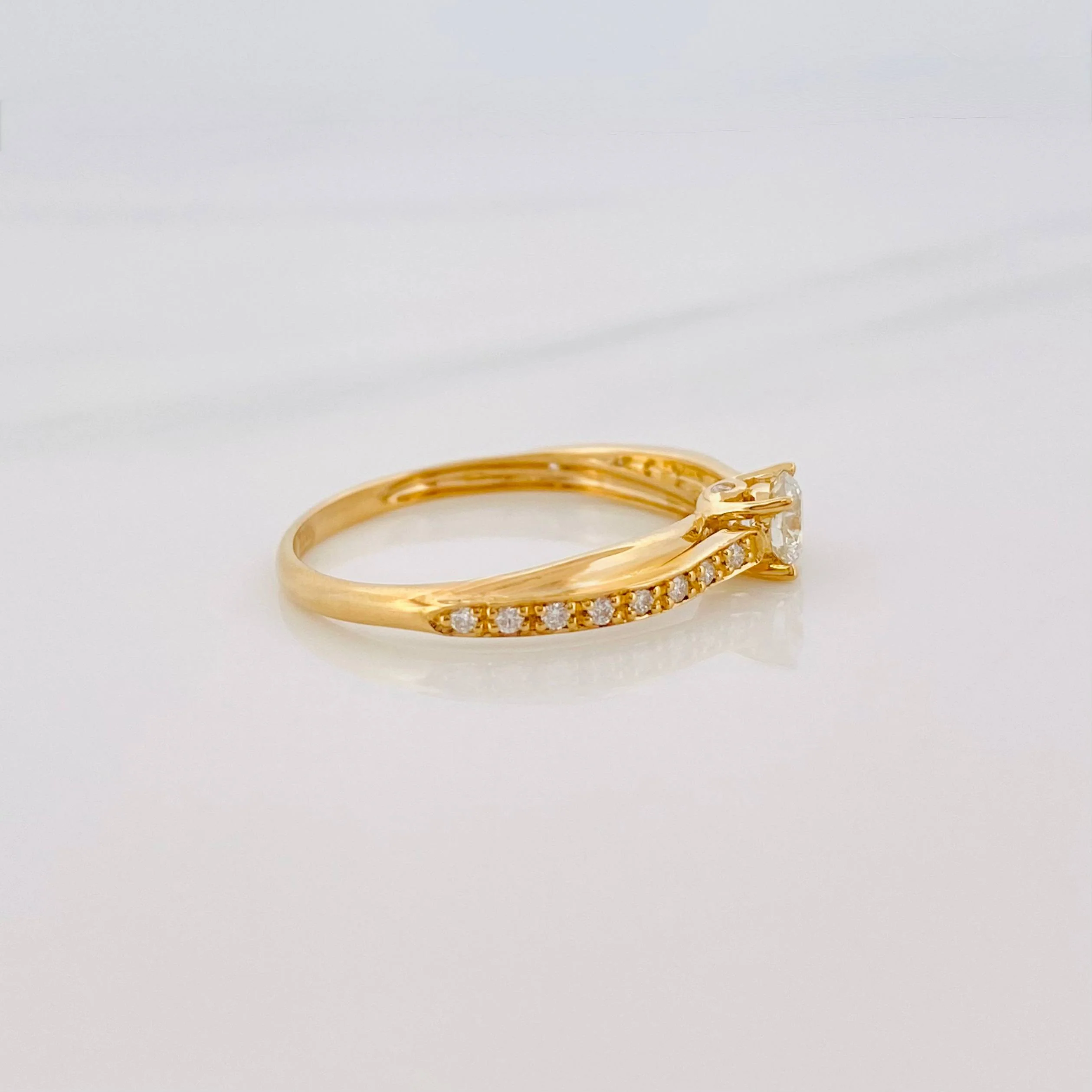 Anillo Solitario Diamantes 40 Pts 1.8 g / T7 1/2 Oro Amarillo 18K - Image 3