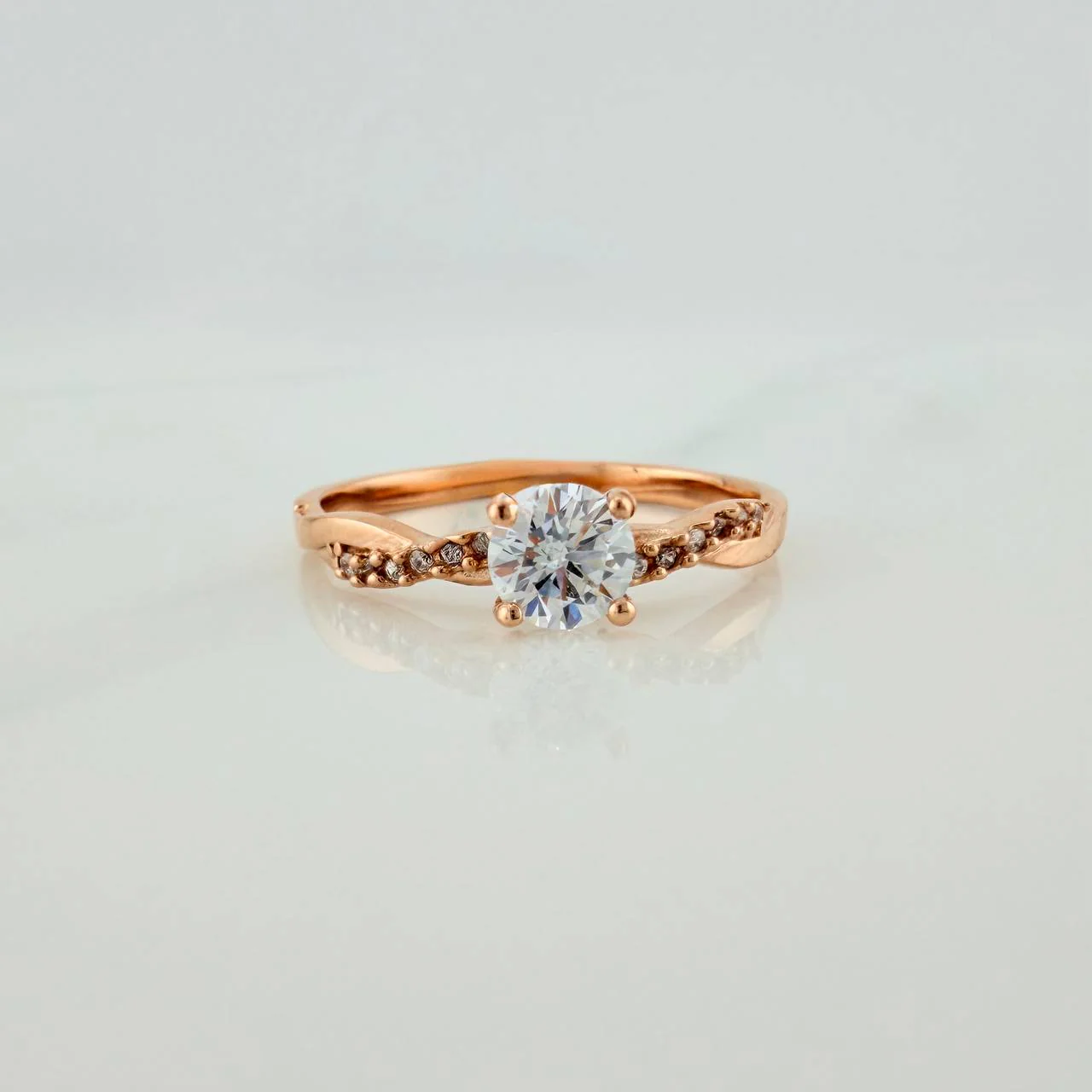 Anillo Solitario Entrelazado 2gr / T7 1/4 / Oro Rosa 18K %