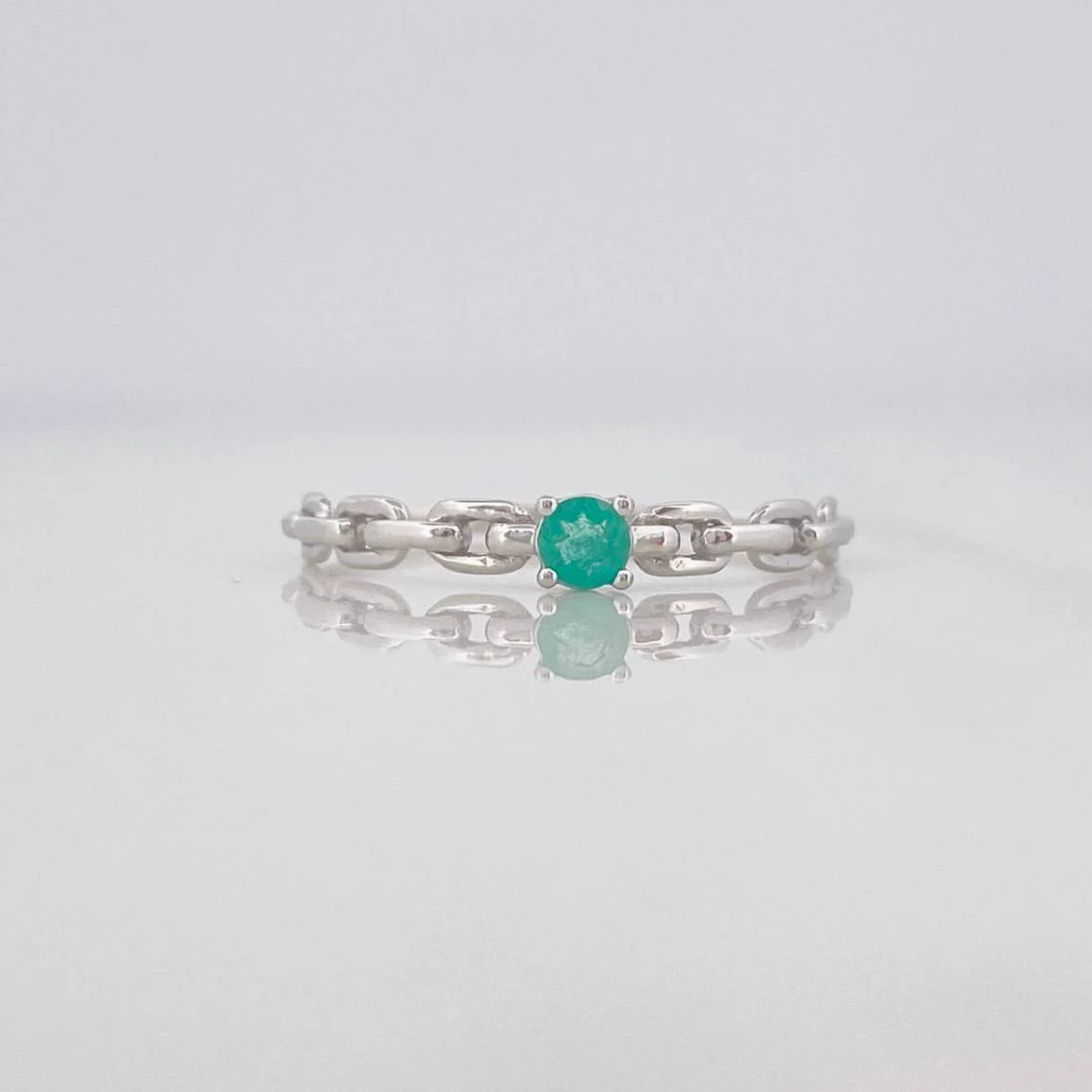 Anillo Solitario Eslabón Esmeralda 12 Pts 0.65 g / T7 1/4 Plata 925