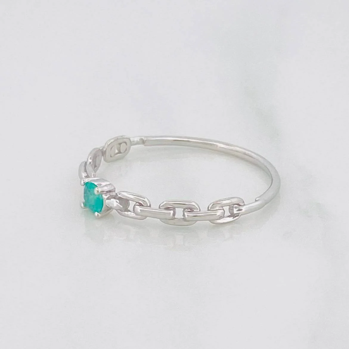 Anillo Solitario Eslabón Esmeralda 12 Pts 0.65 g / T7 1/4 Plata 925 - Image 2
