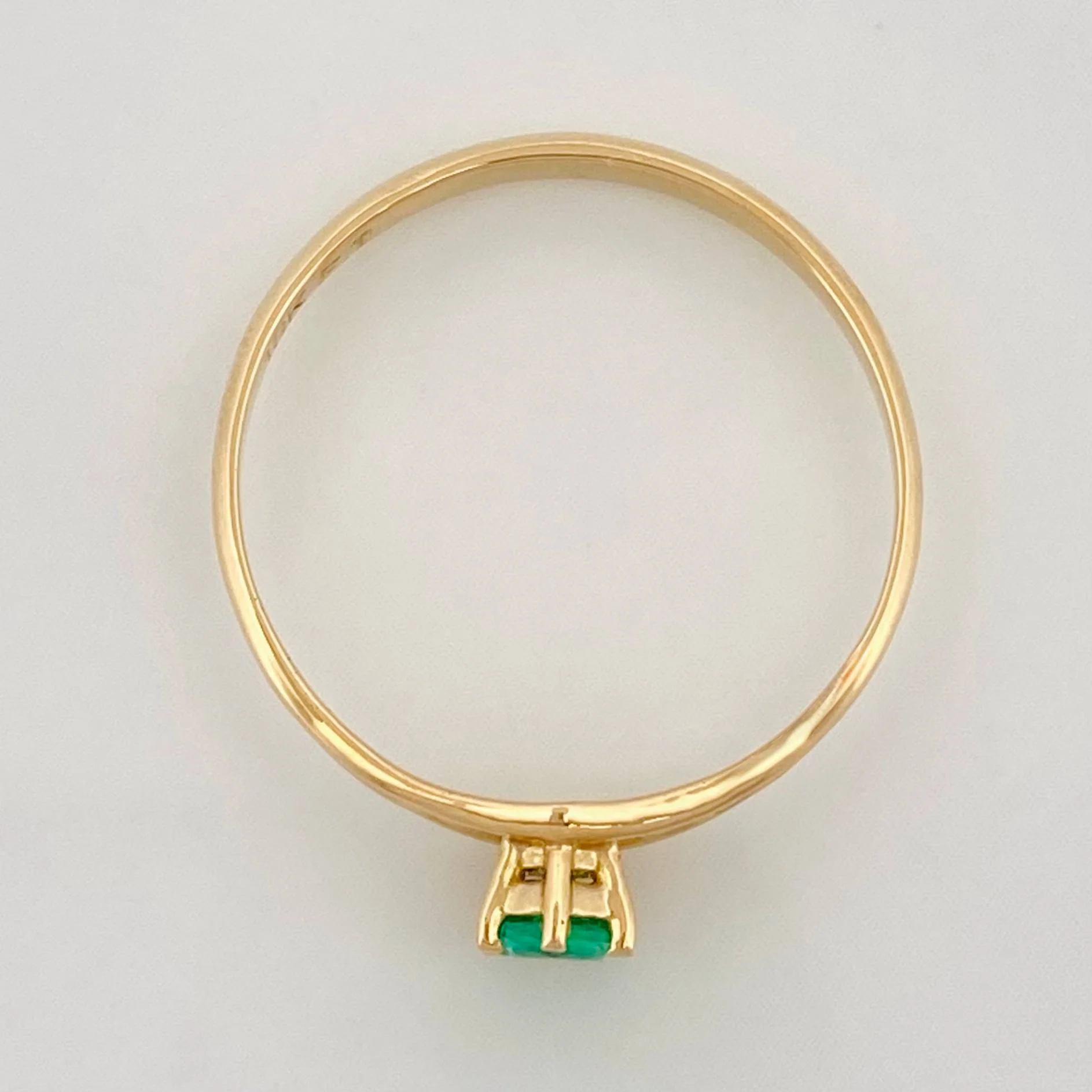 Anillo solitario esmeralda 0.17 pts Esmeralda 1pts 1.5g / T7 Oro Amarillo 18K - Image 4