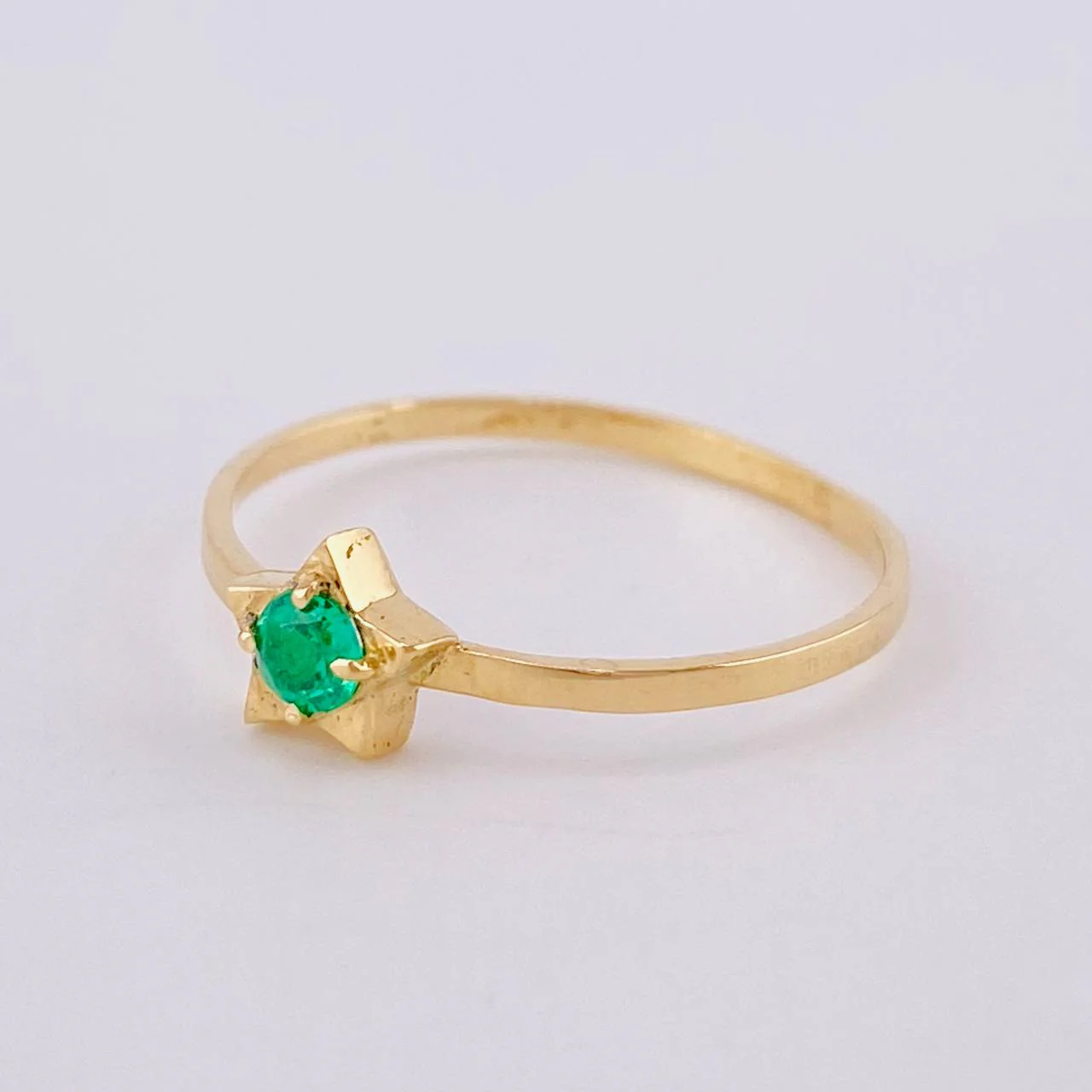 Anillo Solitario Estrella Esmeralda 15pts 1.25gr / T7 / Oro Amarillo 18K © - Image 2