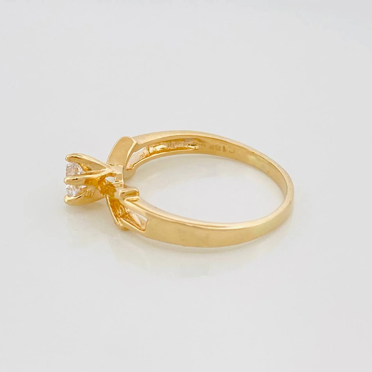 Anillo Solitario Flechas 2.5 g / T6 Oro Amarillo 18K - Image 3