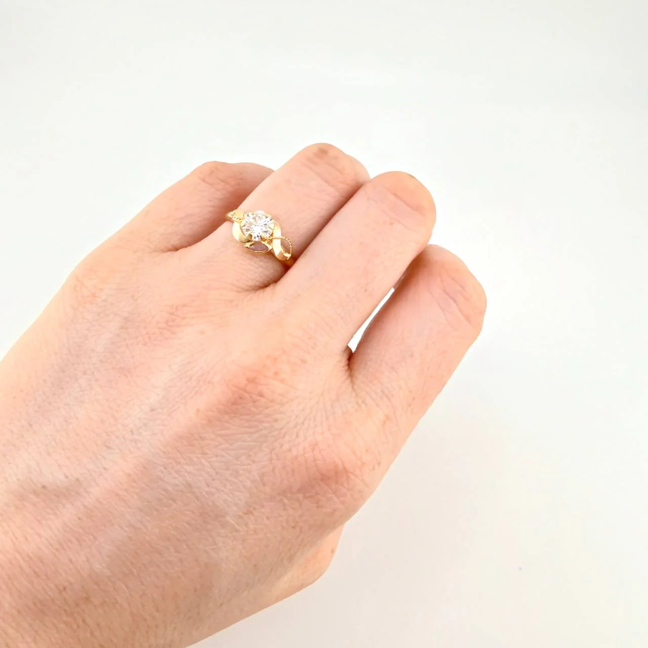 Anillo Solitario Flor De Cristal 1.7 g / T7 1/4 Oro Amarillo 18K - Image 4