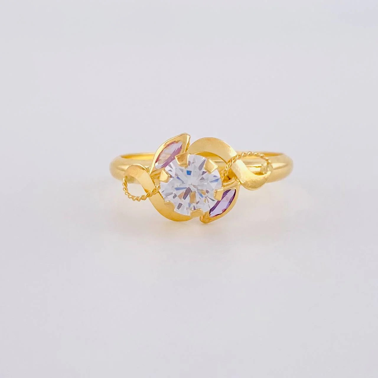 Anillo Solitario Flor De Cristal 1.75 g / T9 1/4 Oro Amarillo 18K