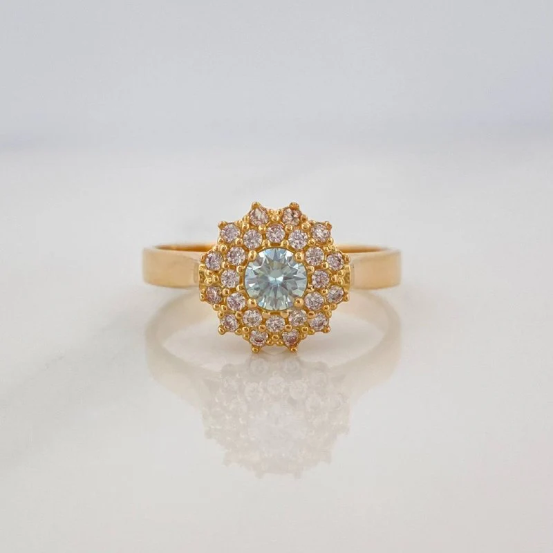 Anillo Solitario Flor Tupida 3.6 g / T6 1/2 Oro Amarillo 18K